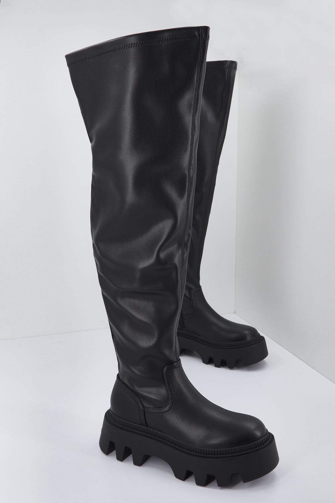 BUFFALO FLORA OVERKNEE en color NEGRO (2)