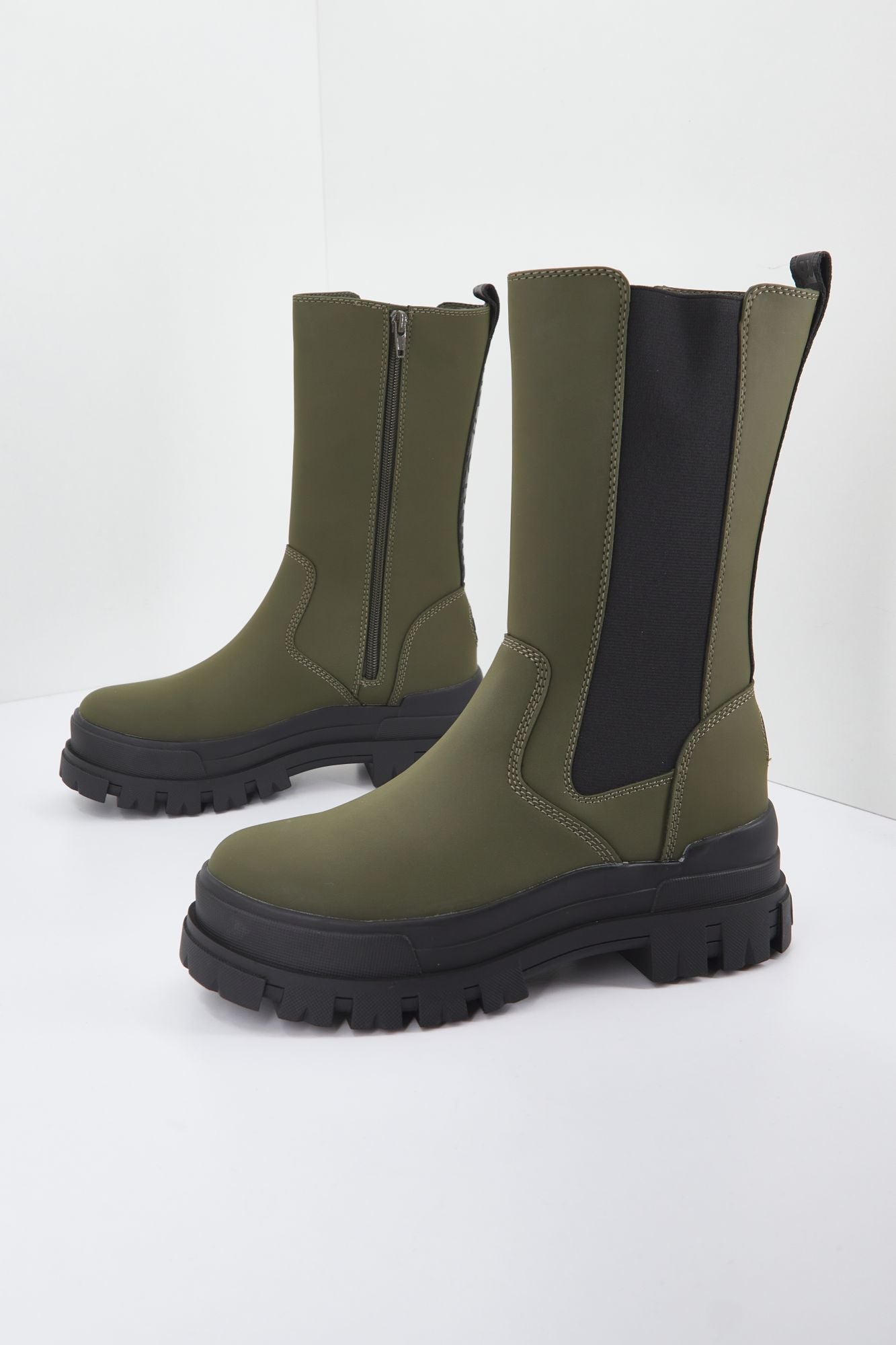 BUFFALO ASPHA CLF RAIN CHELSEA HI en color VERDE (1)