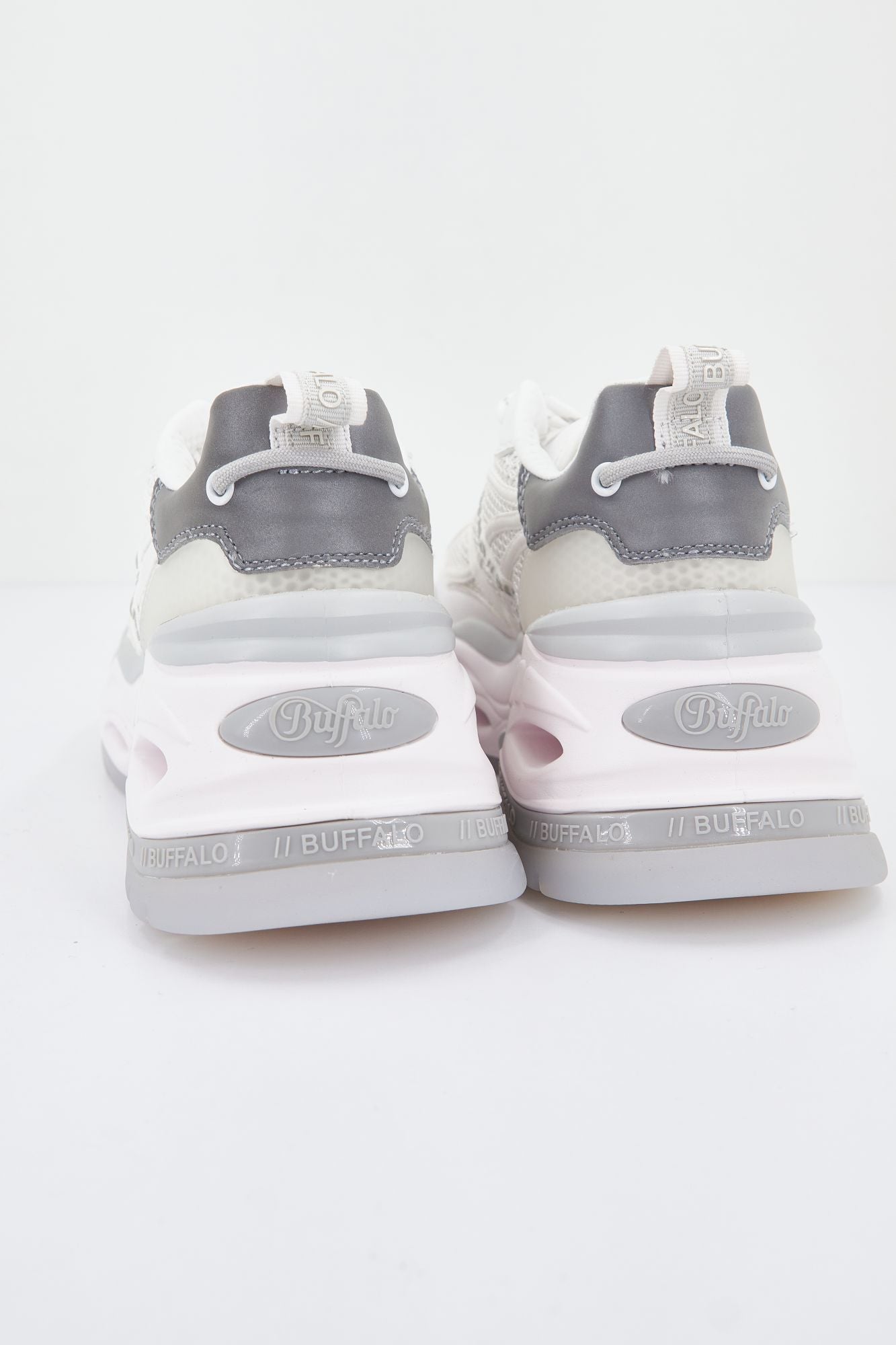 BUFFALO TRIPLET NRG en color BLANCO (4)