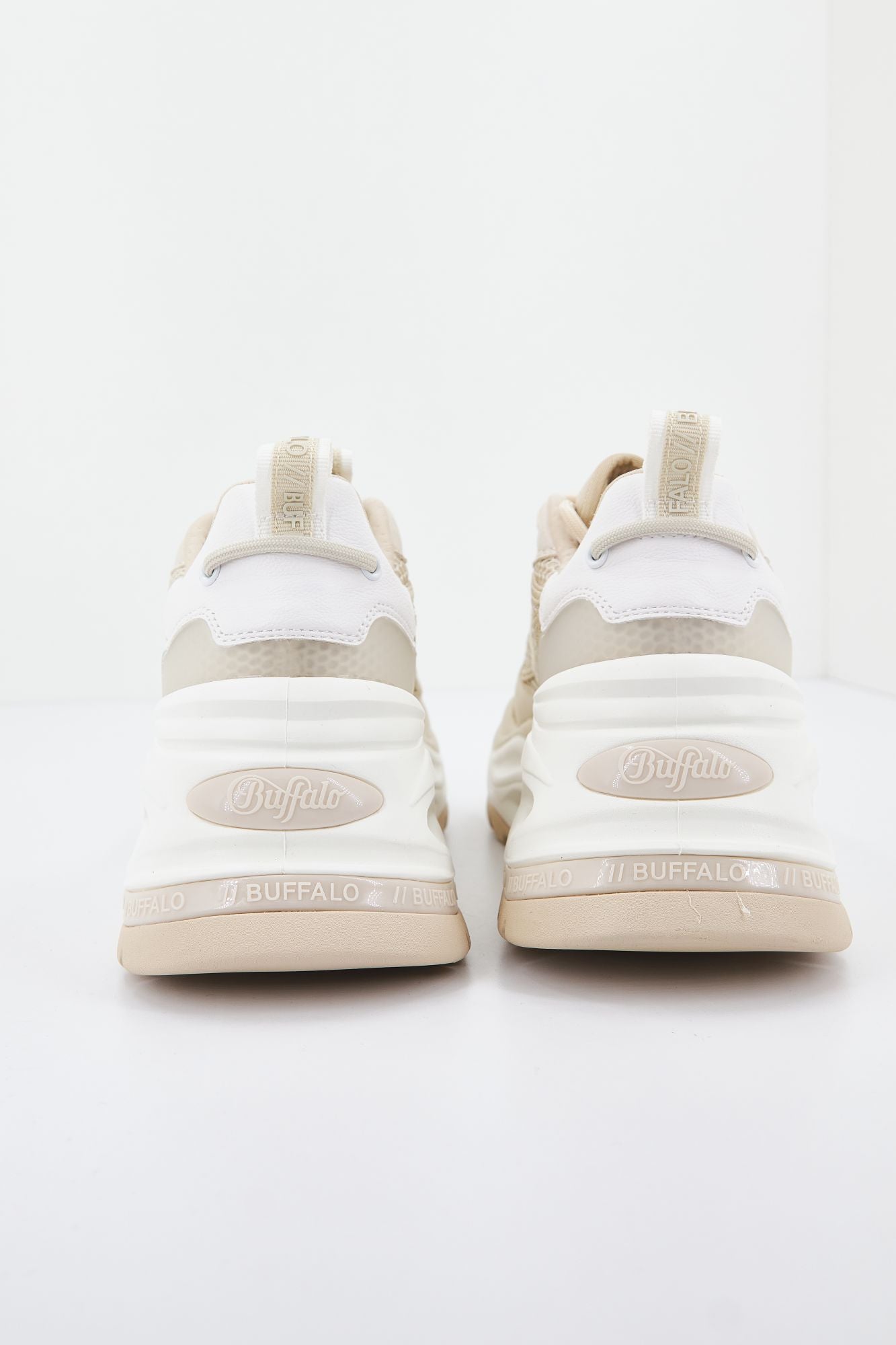 BUFFALO TRIPLET NRG en color BEIS (3)