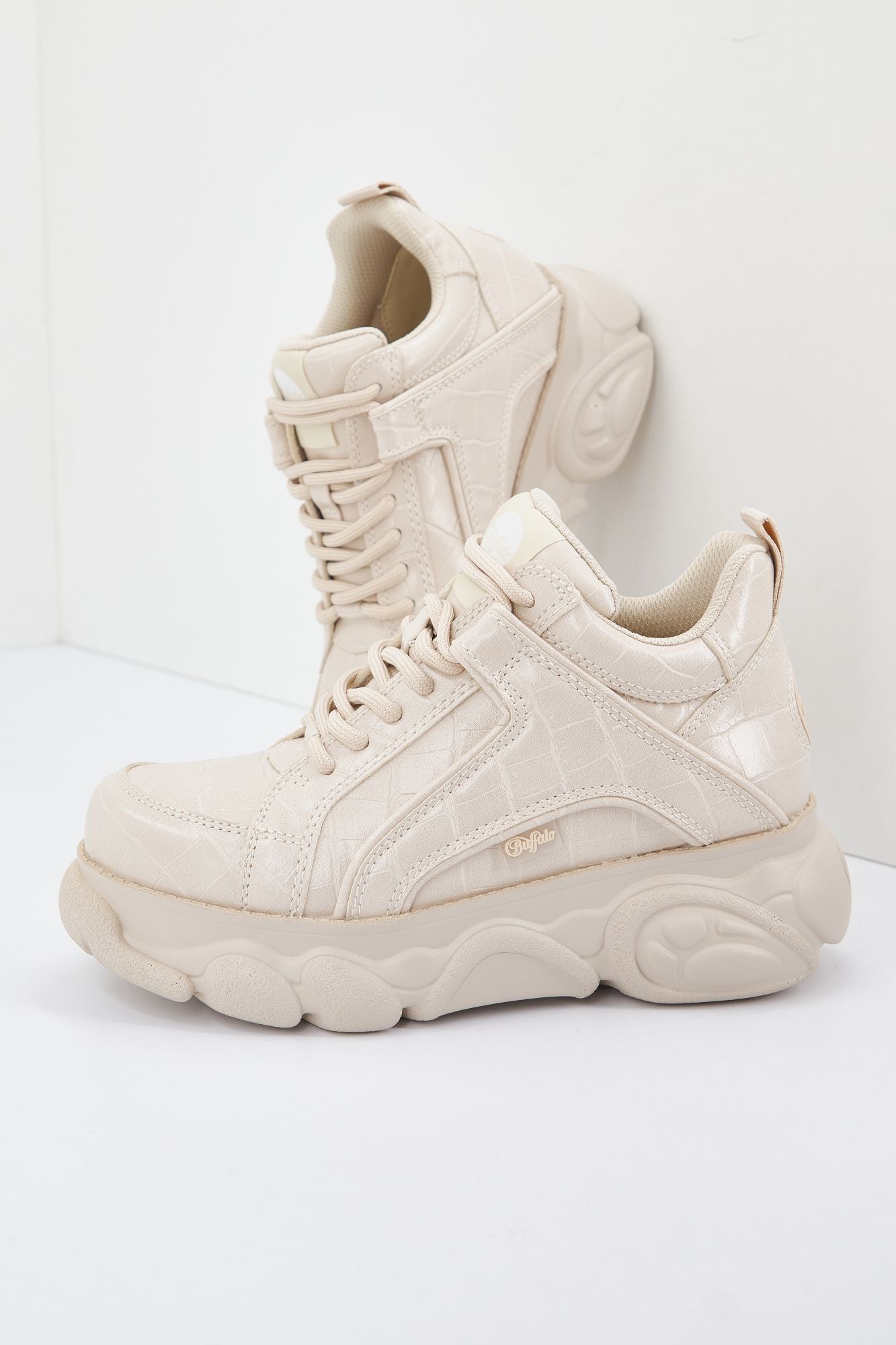 BUFFALO CLD CORIN en color NUDE (1)