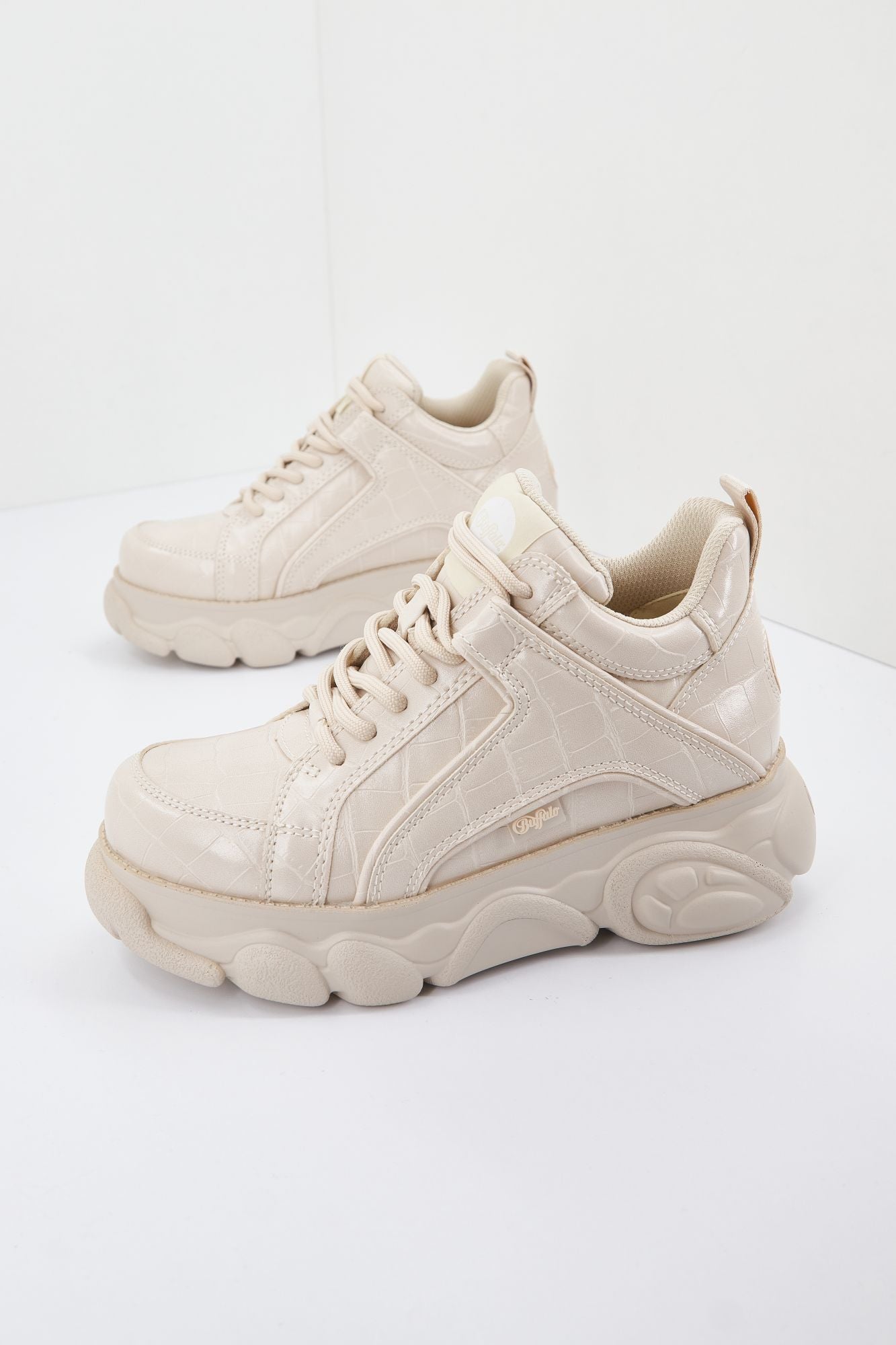 BUFFALO CLD CORIN en color NUDE (2)