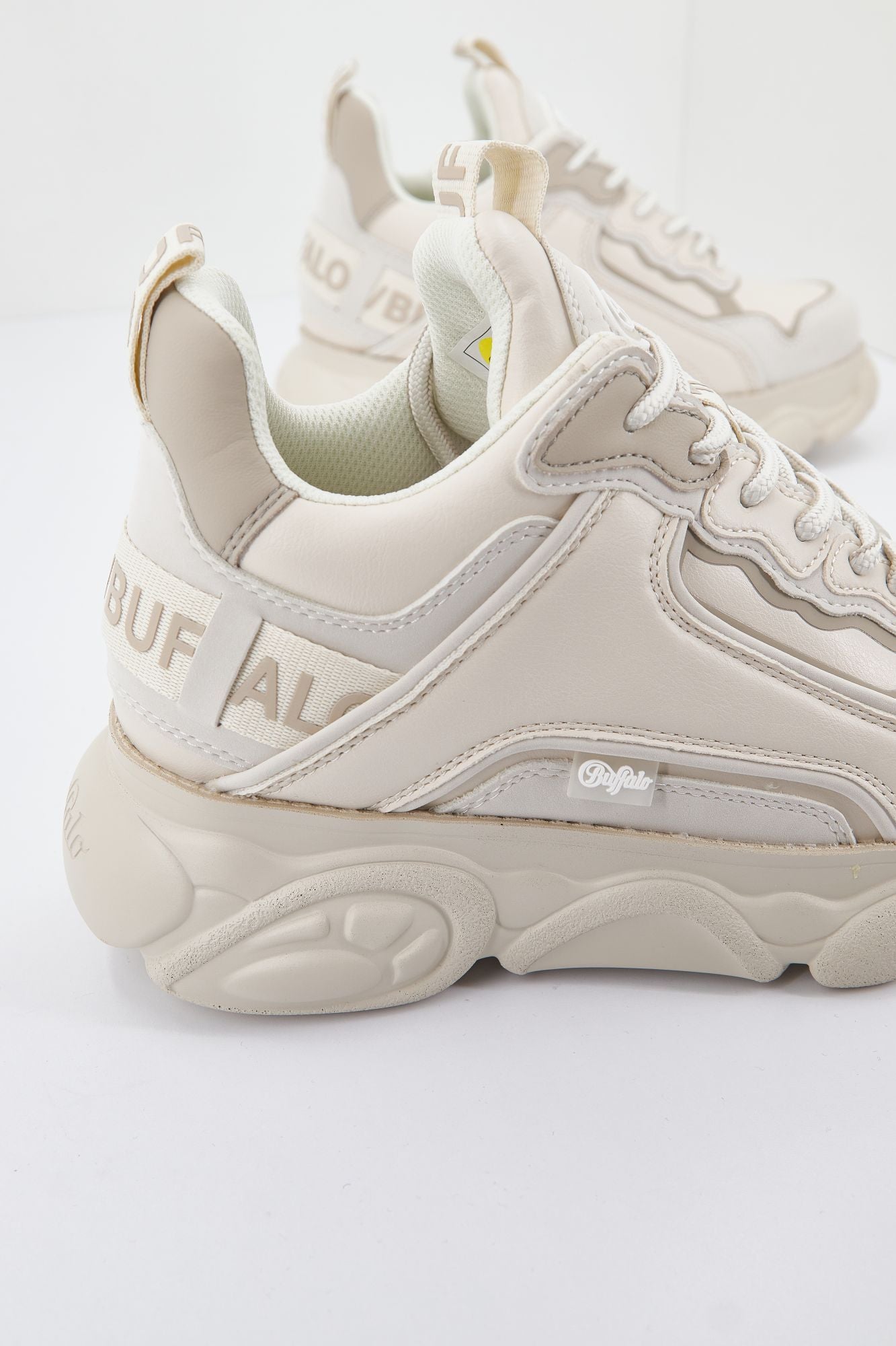 BUFFALO CLD CHAI en color BEIS (4)