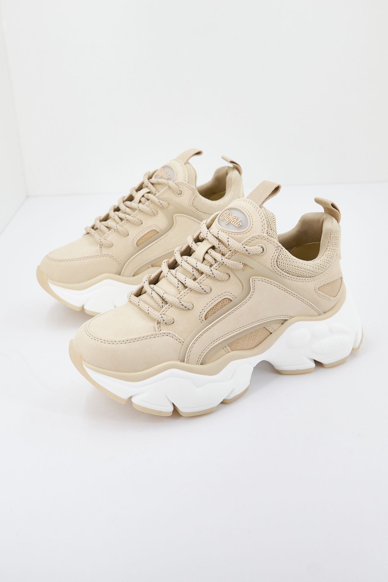 BUFFALO BINARY C SNEAKER en color BEIS (4)