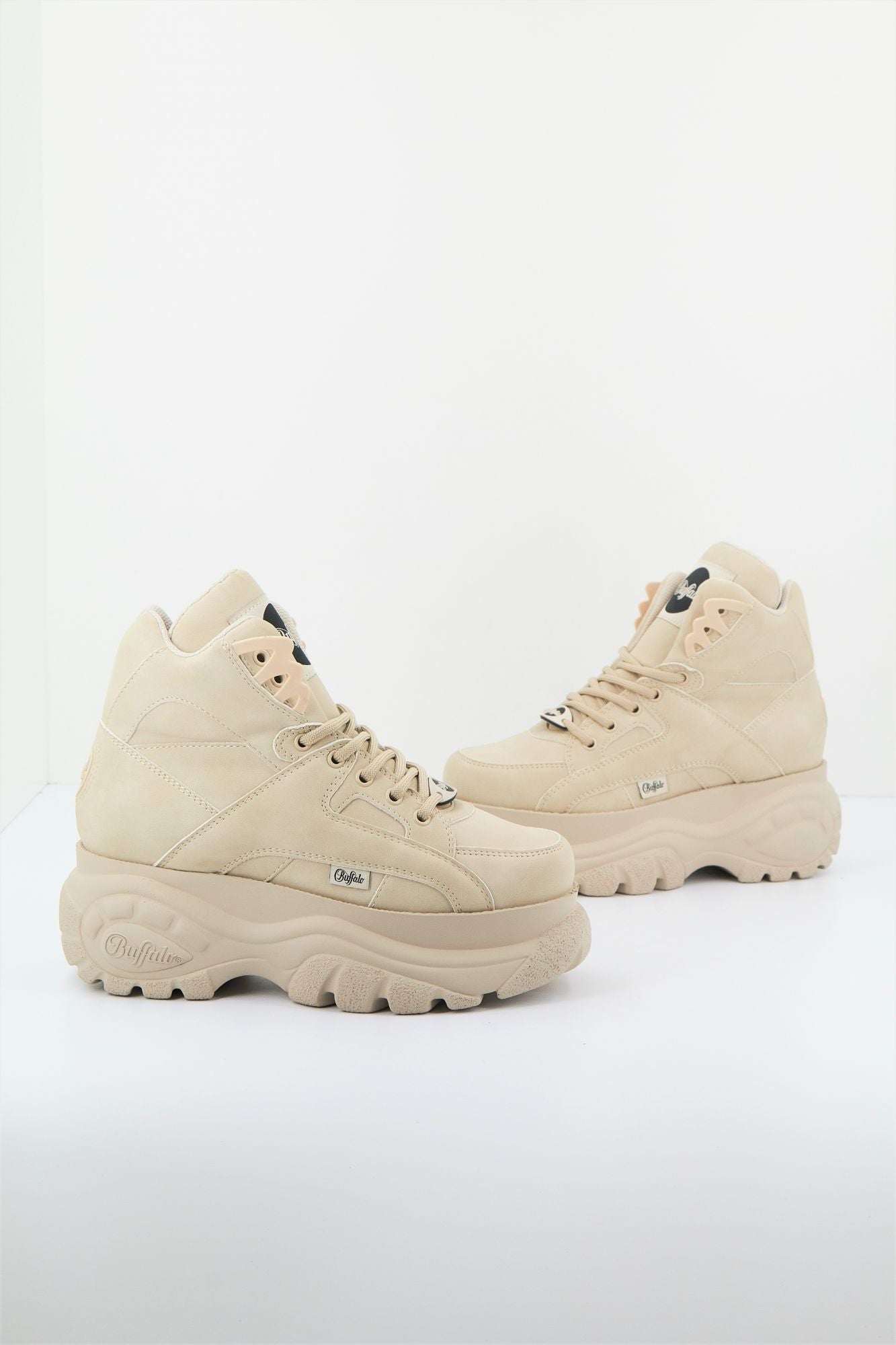 BUFFALO 1340-14 2.0 en color BEIS (1)