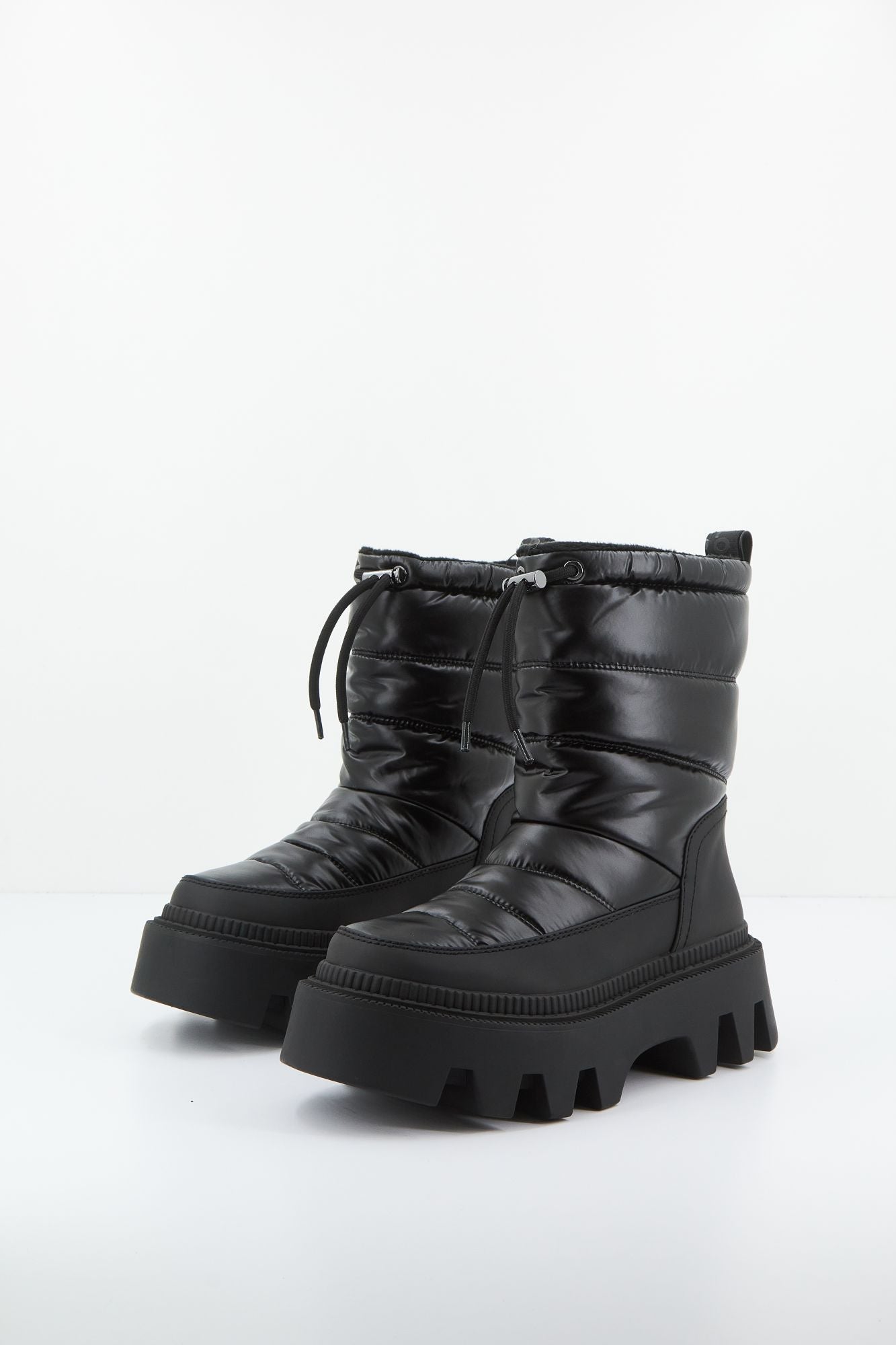 BUFFALO FLORA PUFFER BOOT en color NEGRO (2)