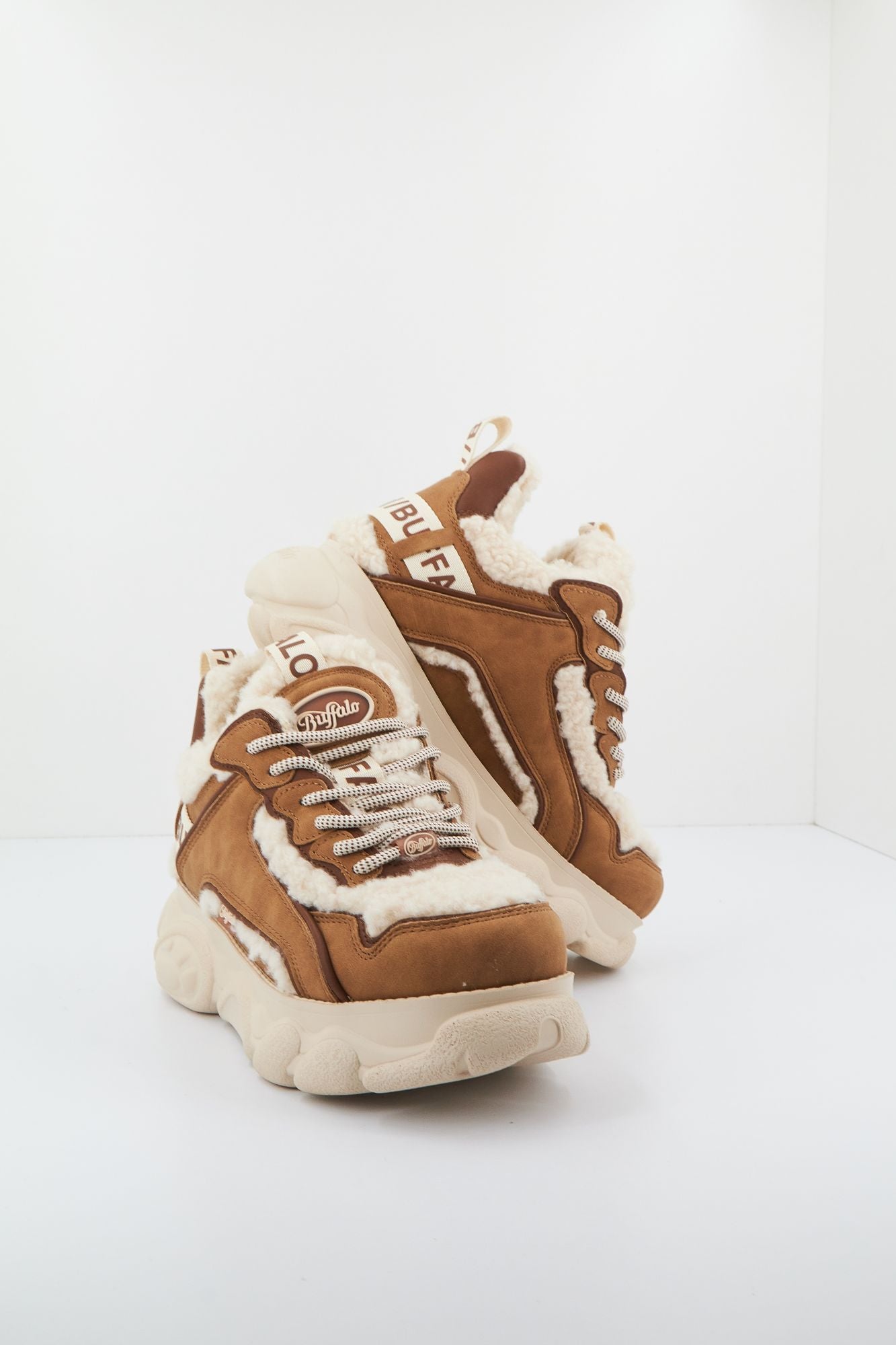 BUFFALO CLD CHAI WARM en color MARRON (4)