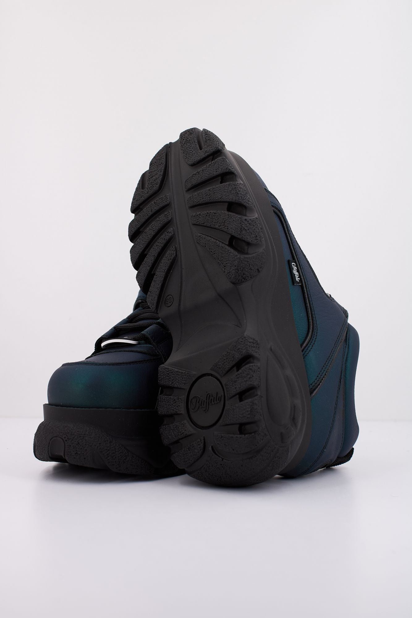 BUFFALO CALAF LEATHER en color VERDE (5)