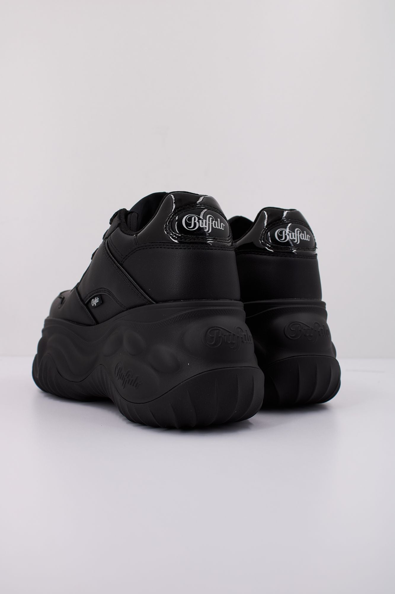BUFFALO BLADER ONE en color NEGRO (4)