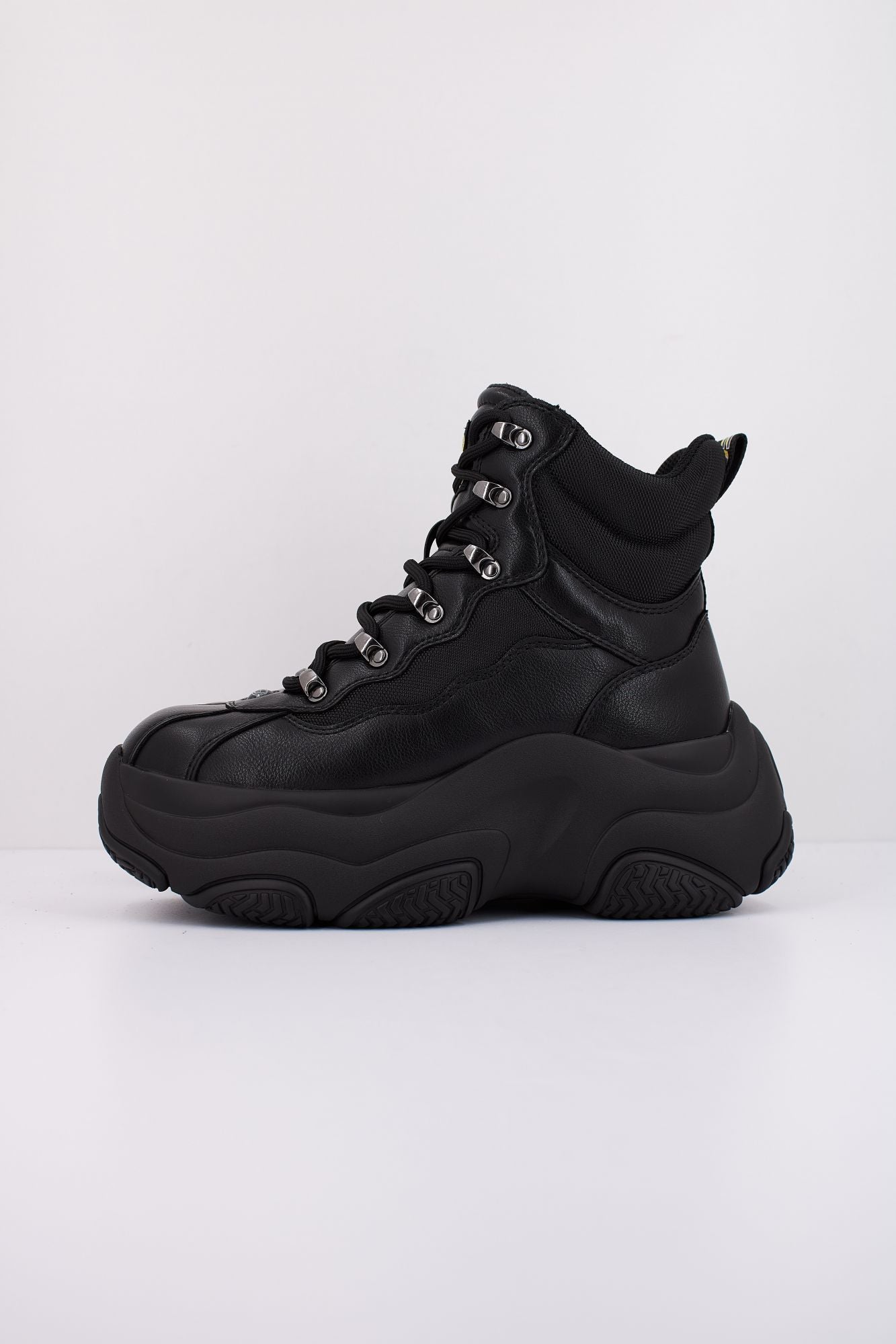 BUFFALO PROWLER HIKE HI en color NEGRO (1)