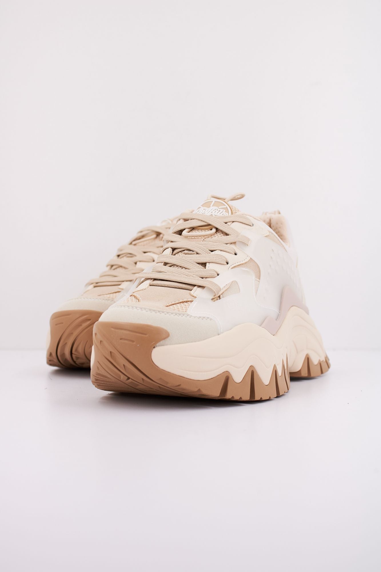 BUFFALO TRAIL ONE en color BEIS (2)