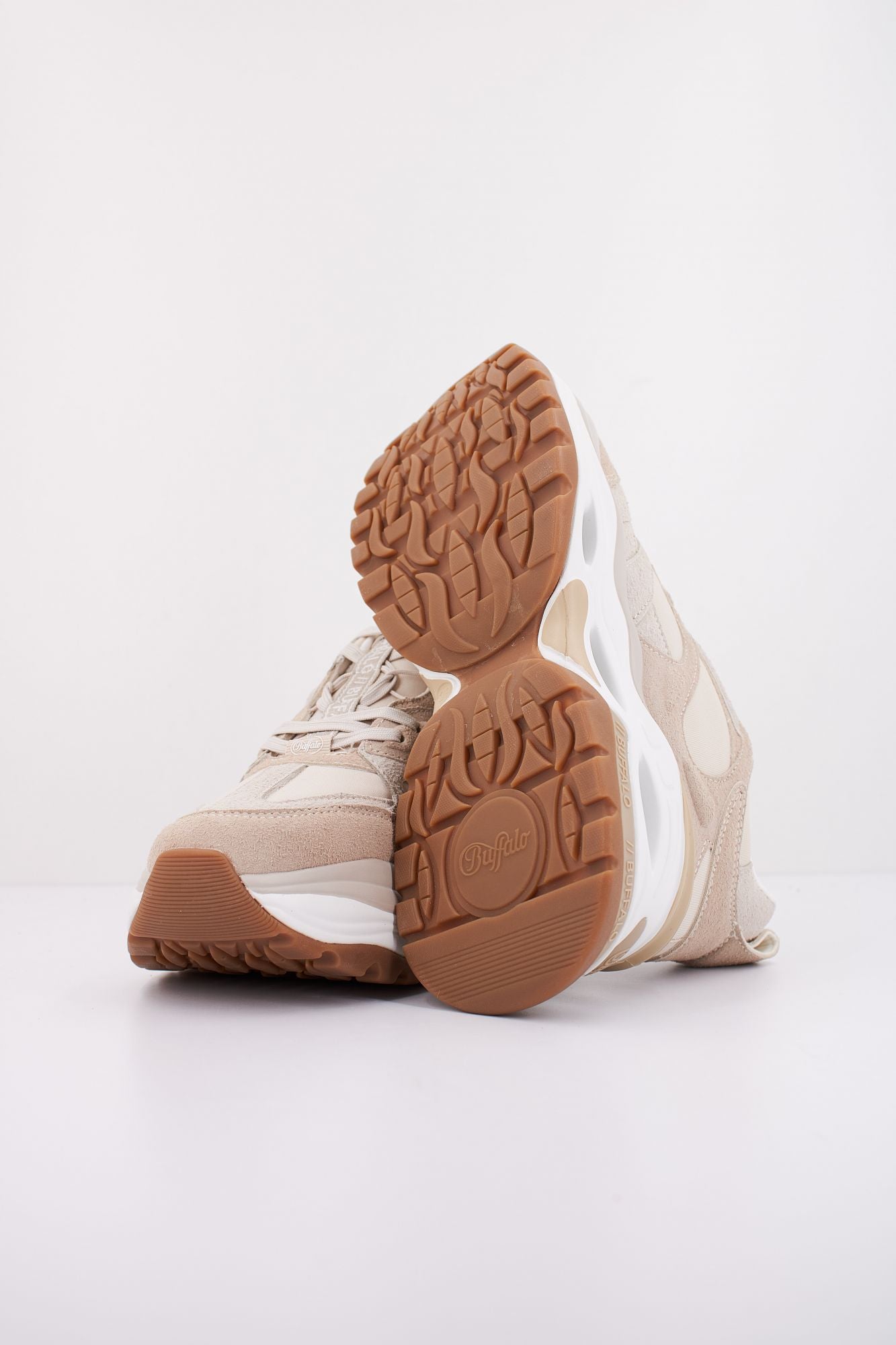 BUFFALO TRIPLET M en color BEIS (5)