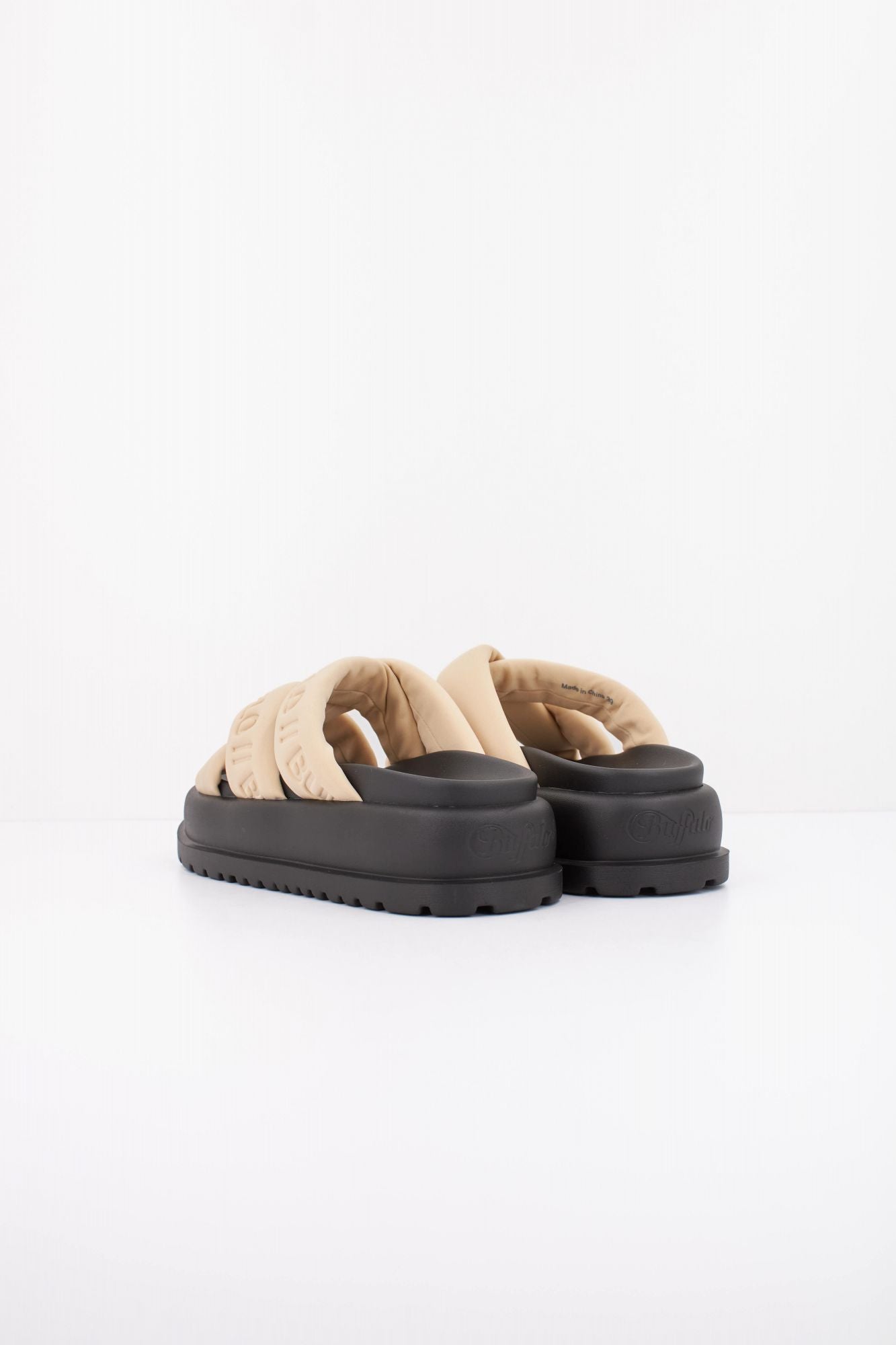 BUFFALO  RAYA ARI STUD VEGAN  en color NUDE (3)