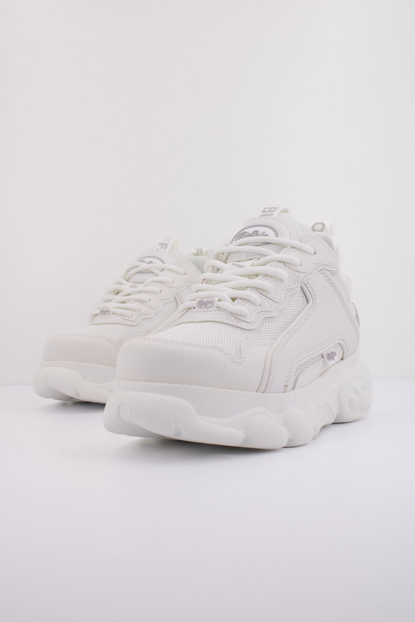 BUFFALO  CLD CHAI  en color BLANCO (2)