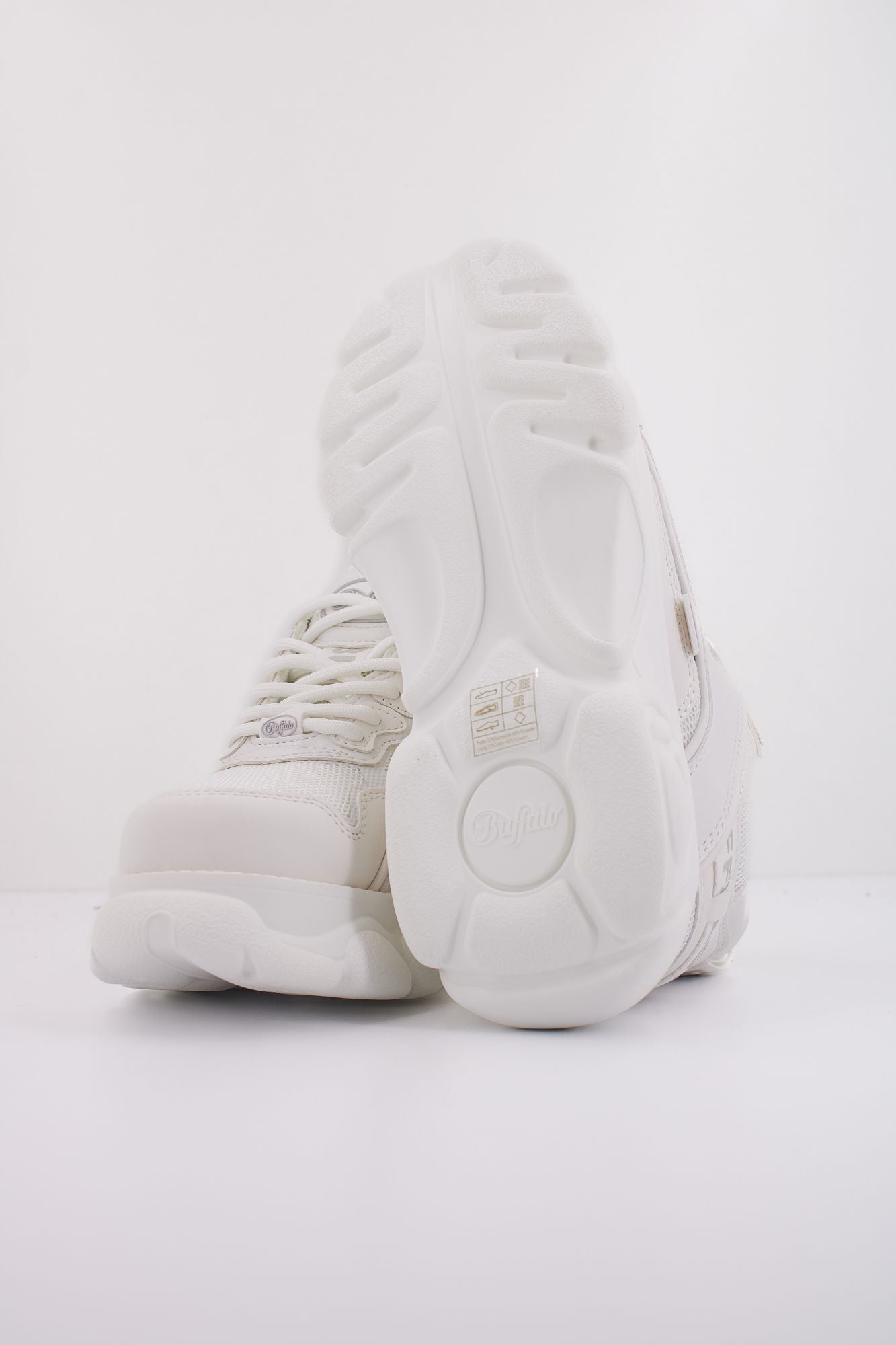 BUFFALO  CLD CHAI  en color BLANCO (5)