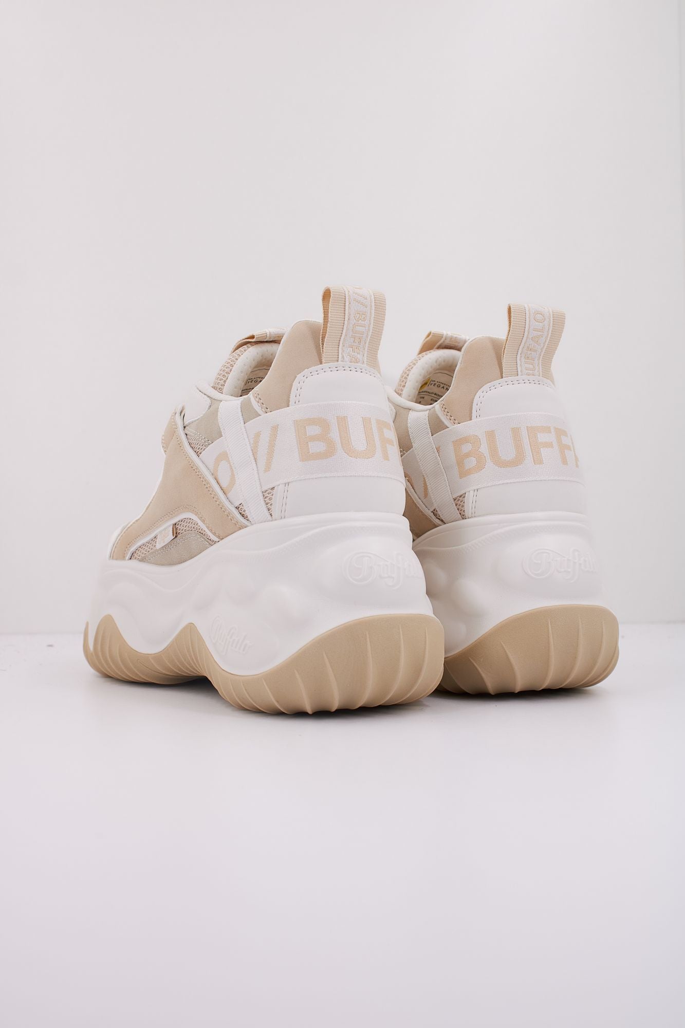 BUFFALO  BLADER MATCHA  en color BEIS (4)