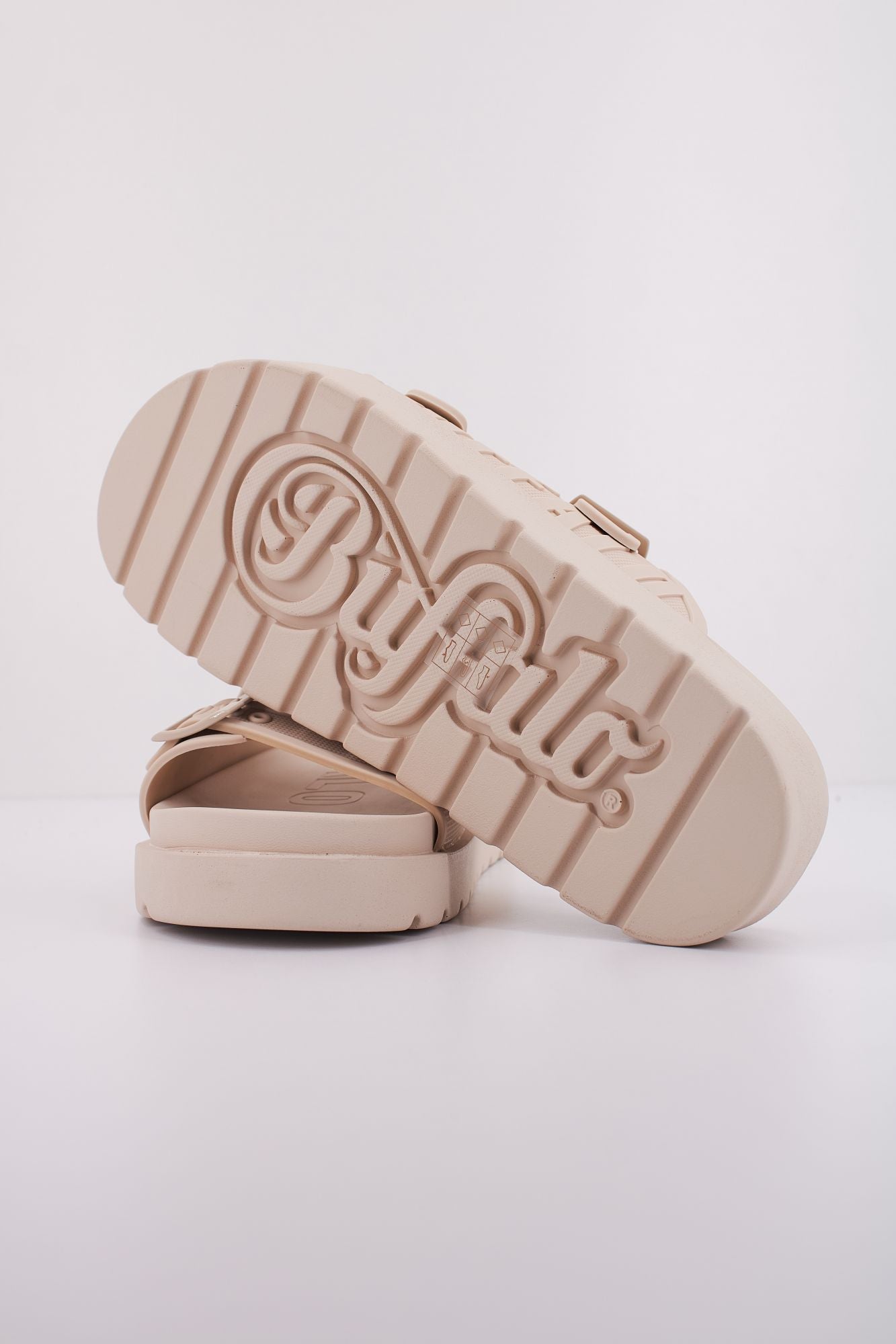 BUFFALO EVE SOL en color NUDE (5)