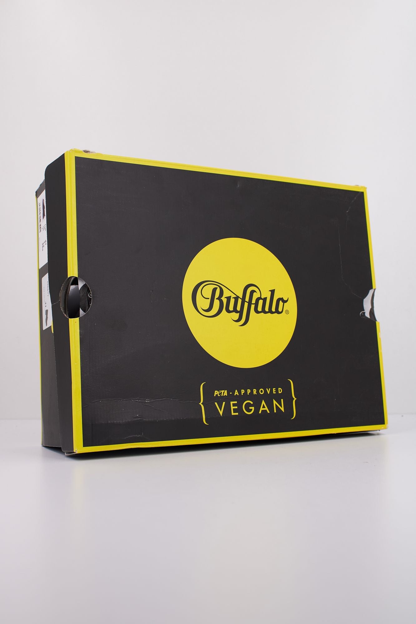 BUFFALO ASPHA LOAFER  en color NEGRO (6)