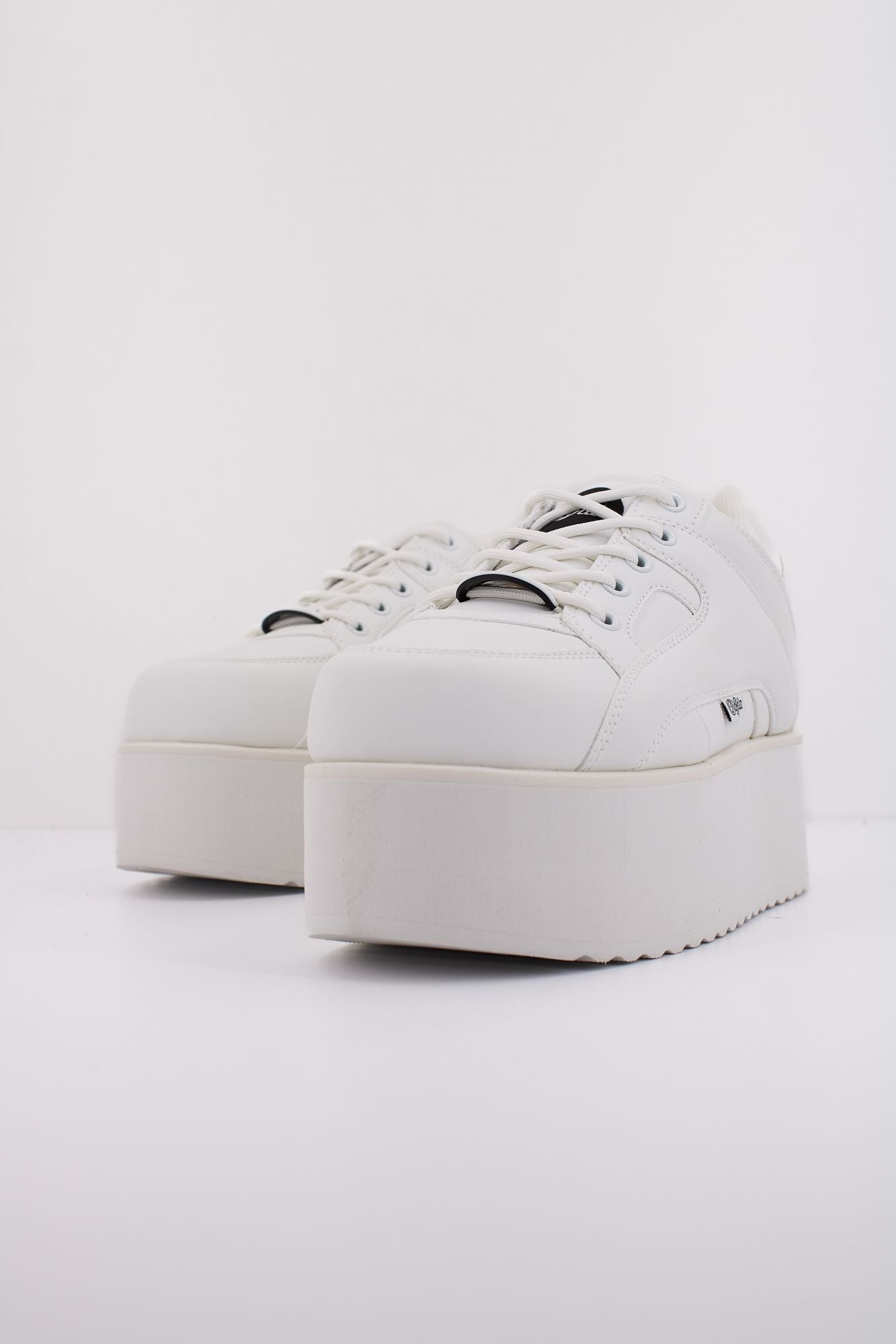 BUFFALO 1330-6 LO en color BLANCO (2)