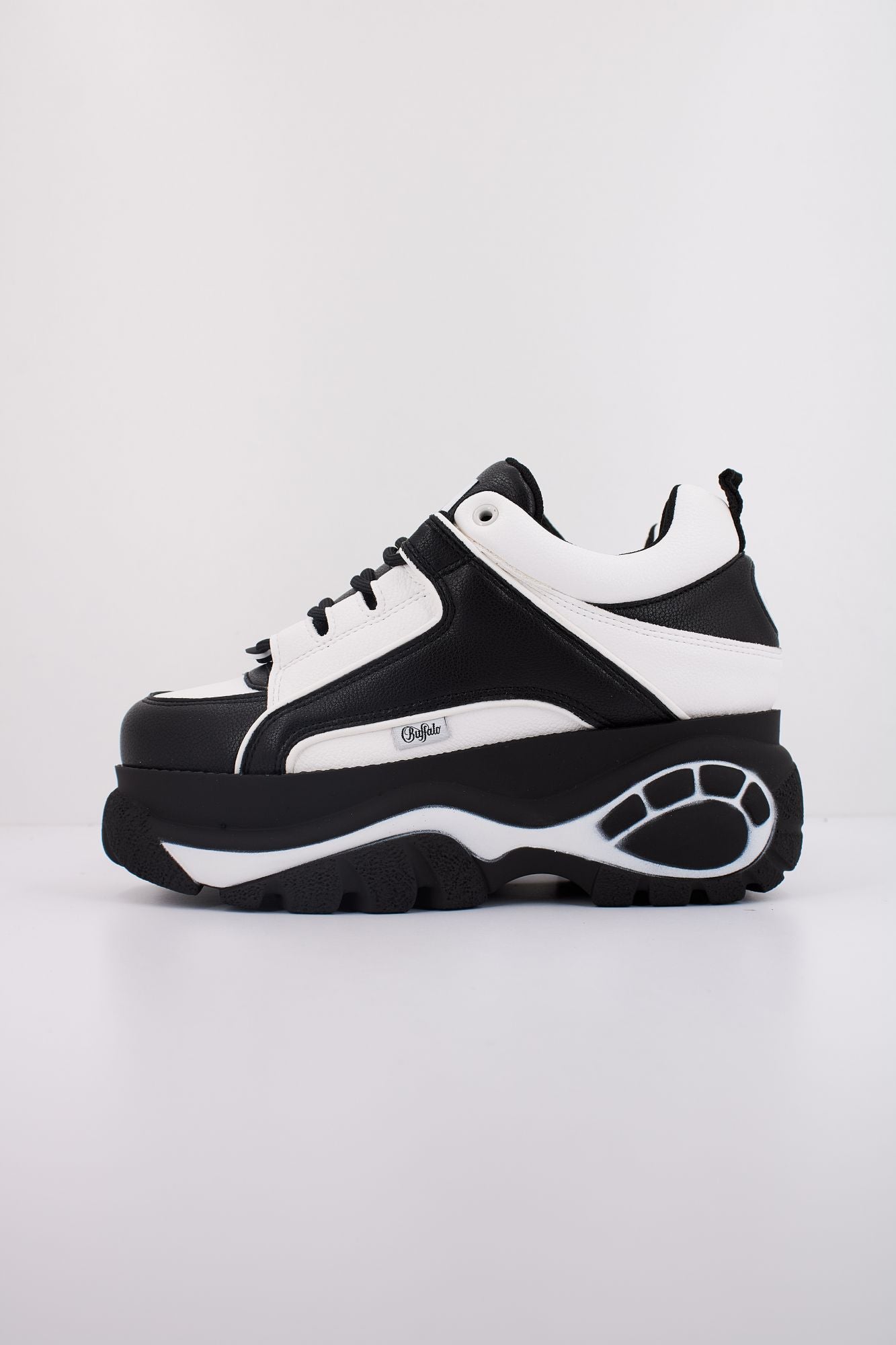 BUFFALO VEGA en color BLANCO (1)