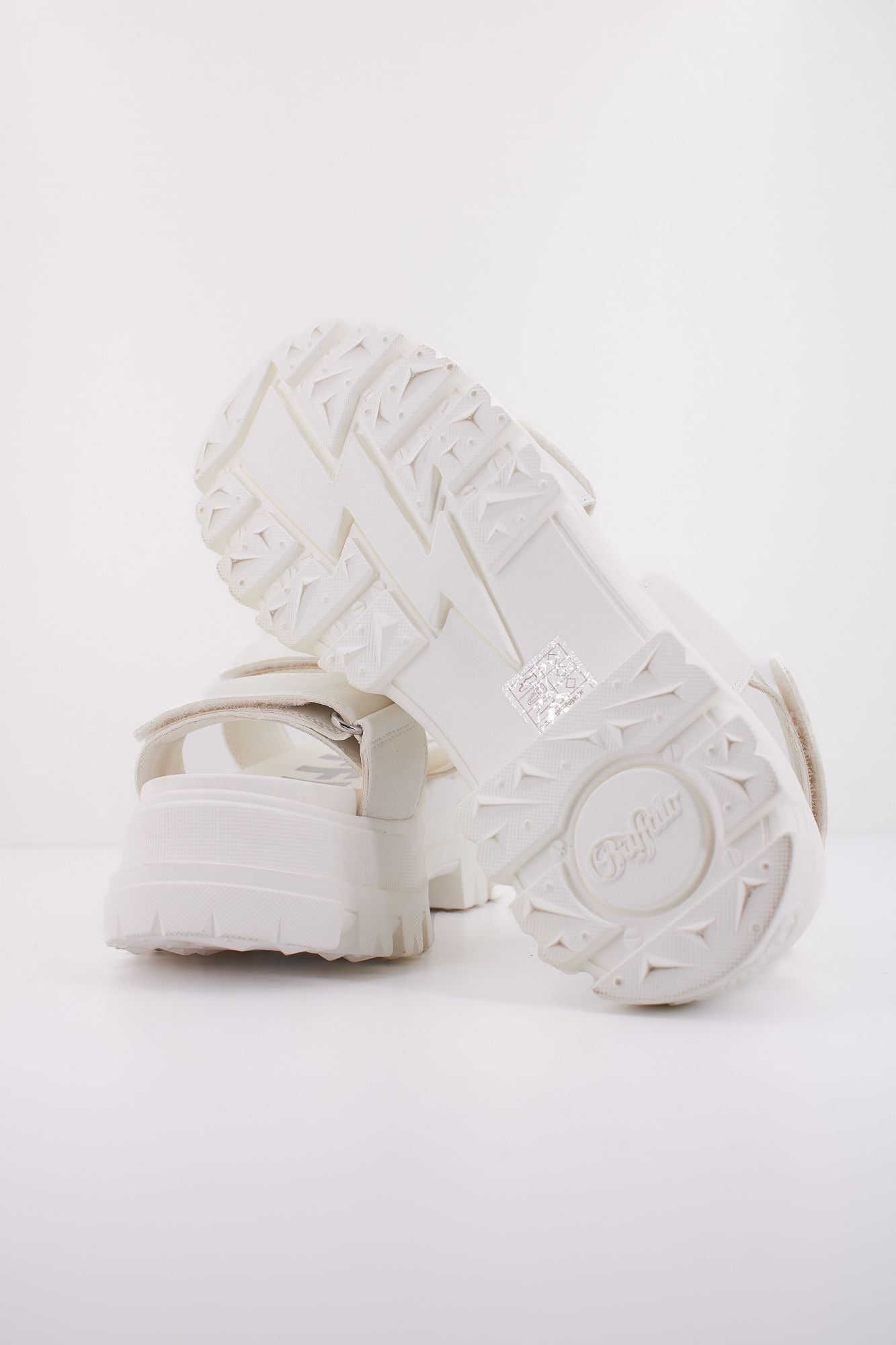 BUFFALO ASPHA SND en color BLANCO (5)