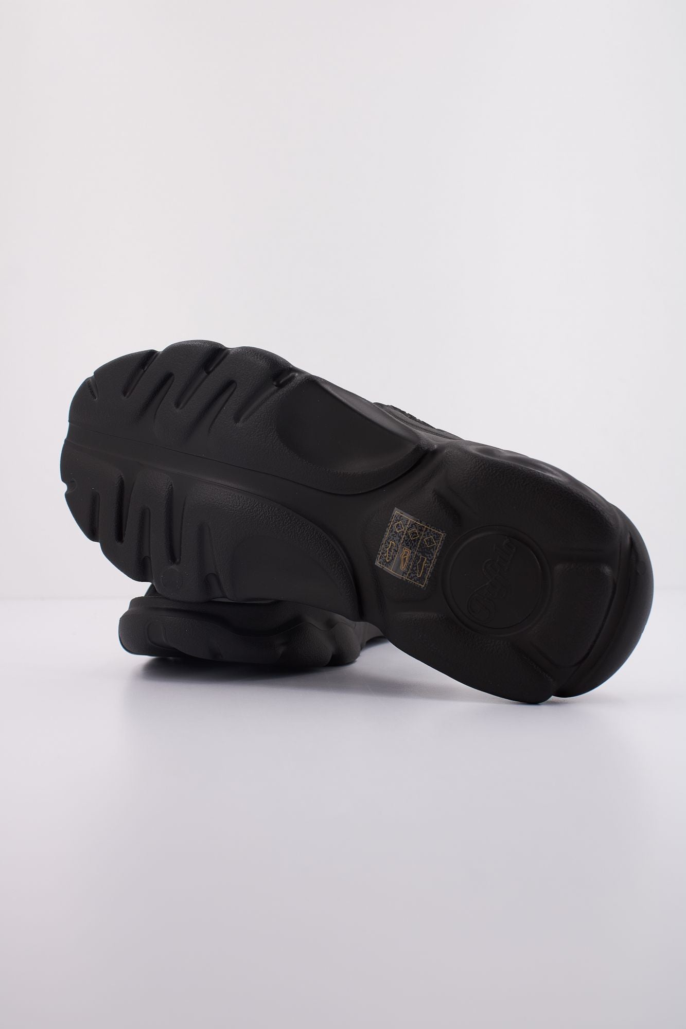 BUFFALO CLD ARI SLIDE en color NEGRO (5)