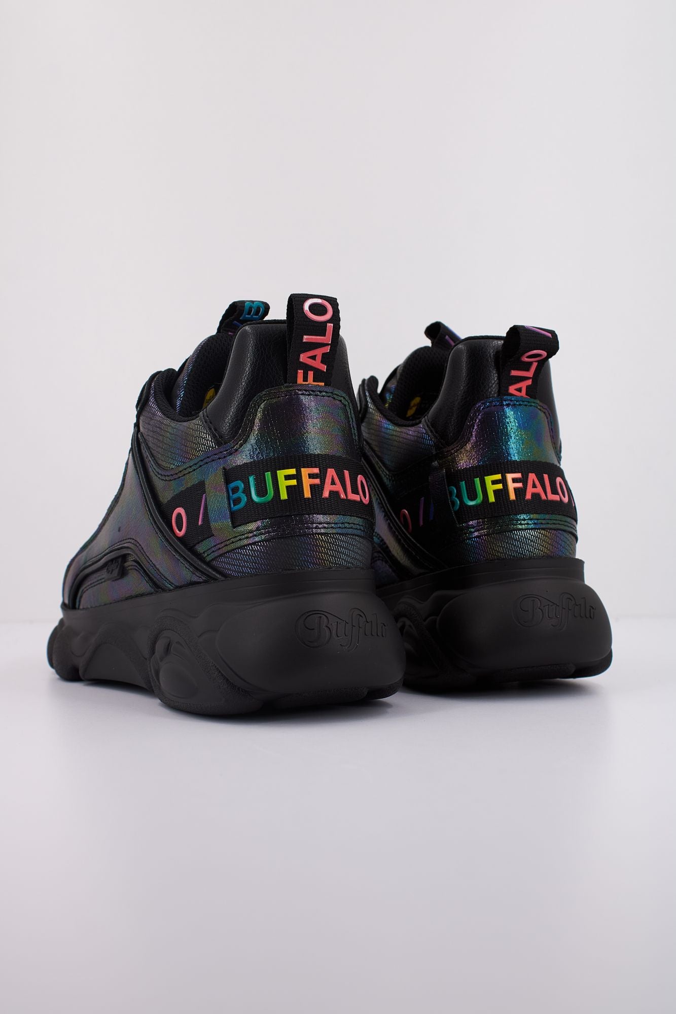 BUFFALO CLD CHAI  en color NEGRO (4)