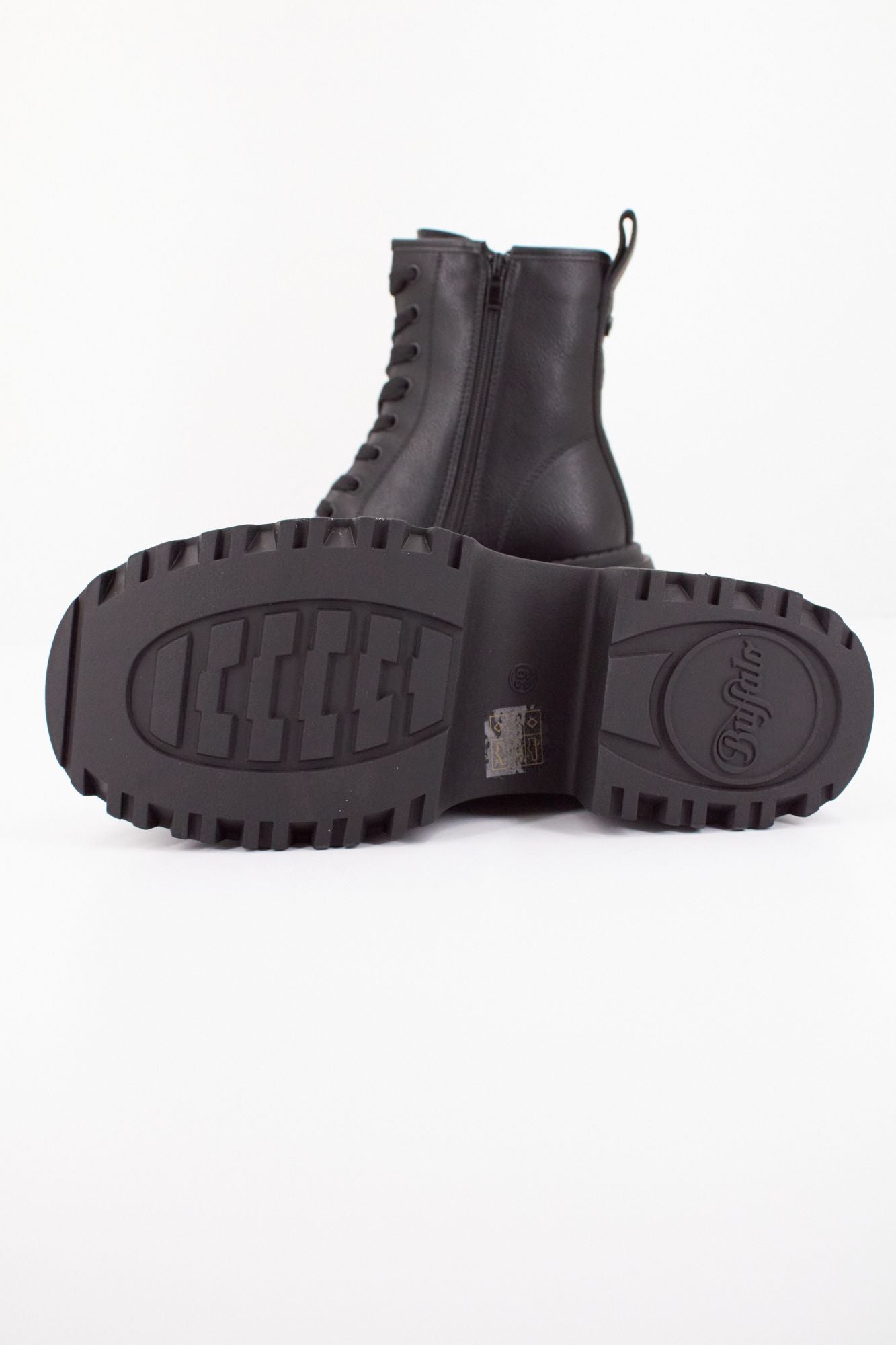 BUFFALO BRAVR LACE UP en color NEGRO (5)