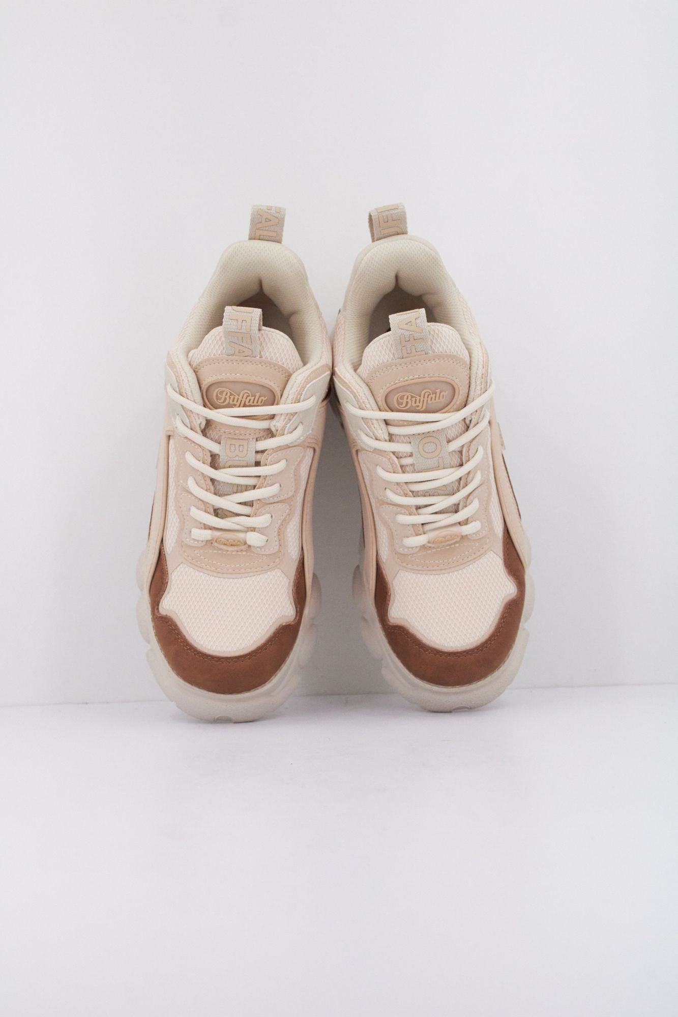 BUFFALO CLD CHAI  en color BEIS (3)