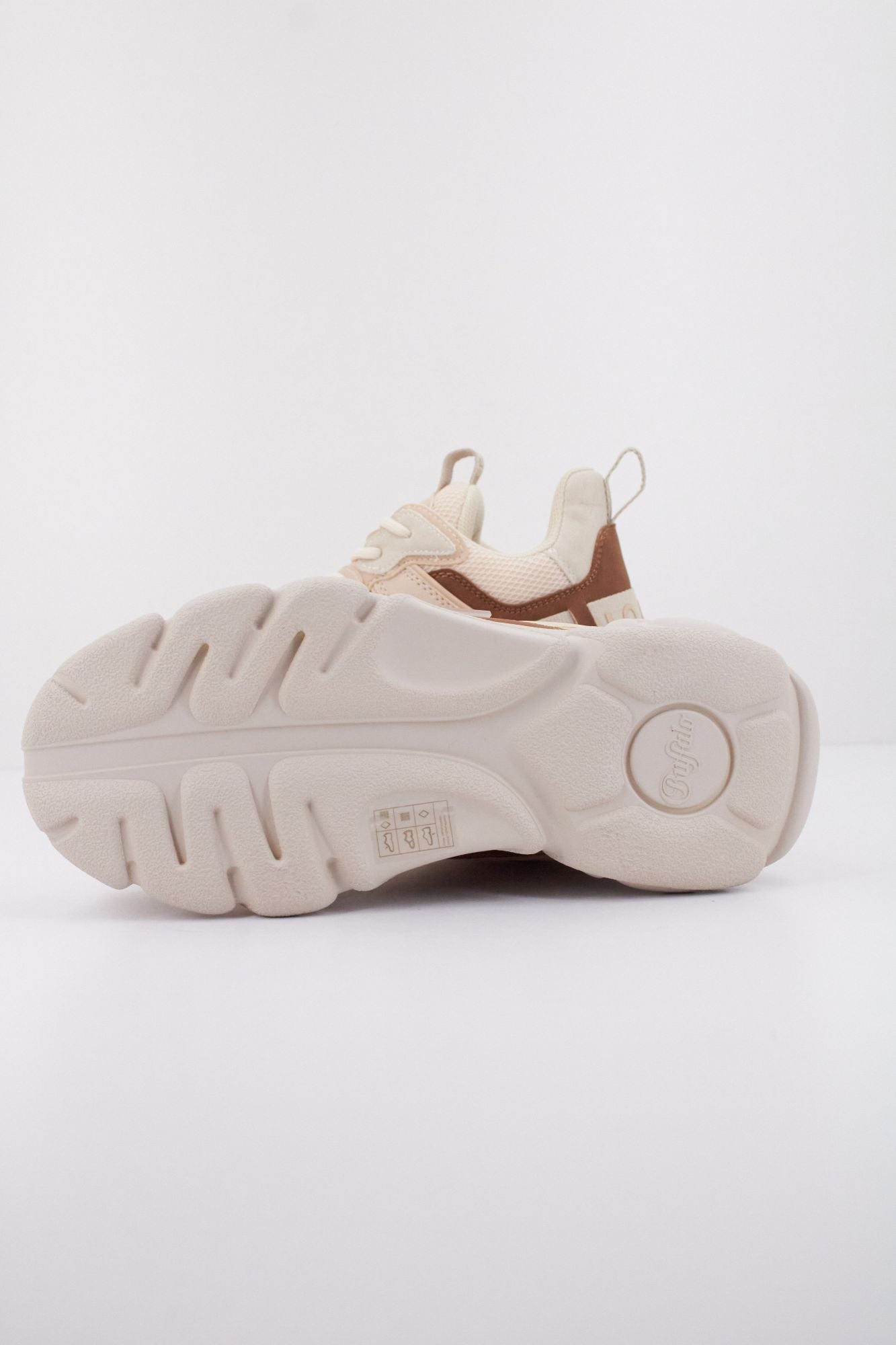 BUFFALO CLD CHAI  en color BEIS (5)
