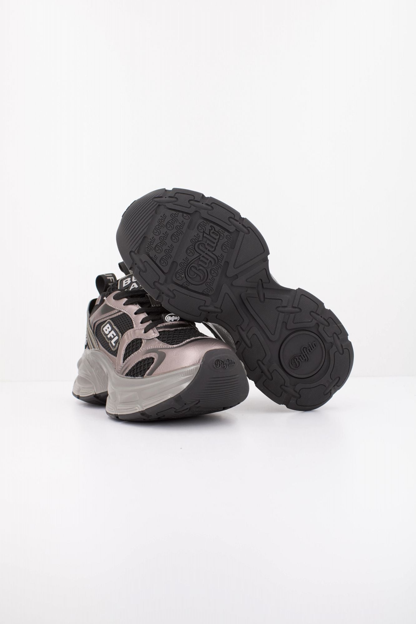 BUFFALO RIDR en color NEGRO (4)