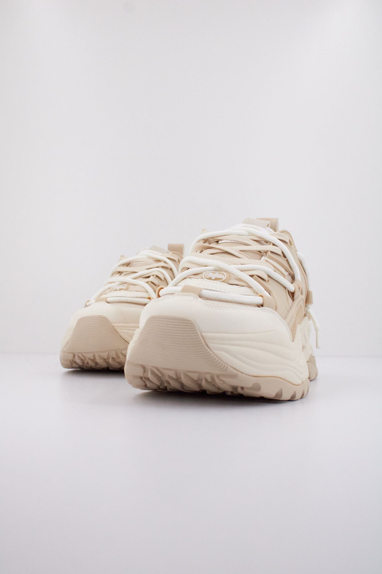 BUFFALO TRIPLET LACE en color BEIS (2)