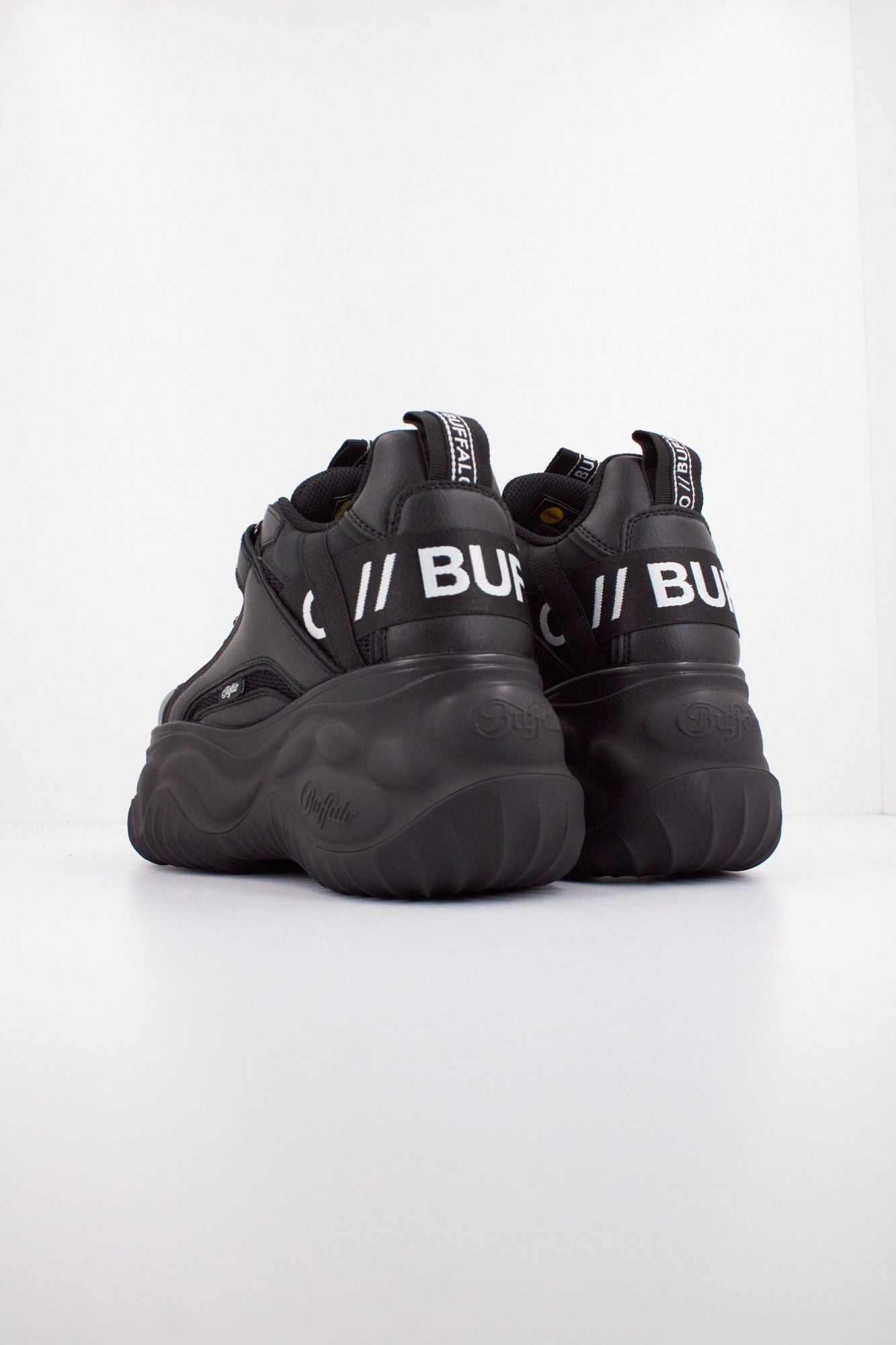 BUFFALO BLADER MATCHA en color NEGRO (4)