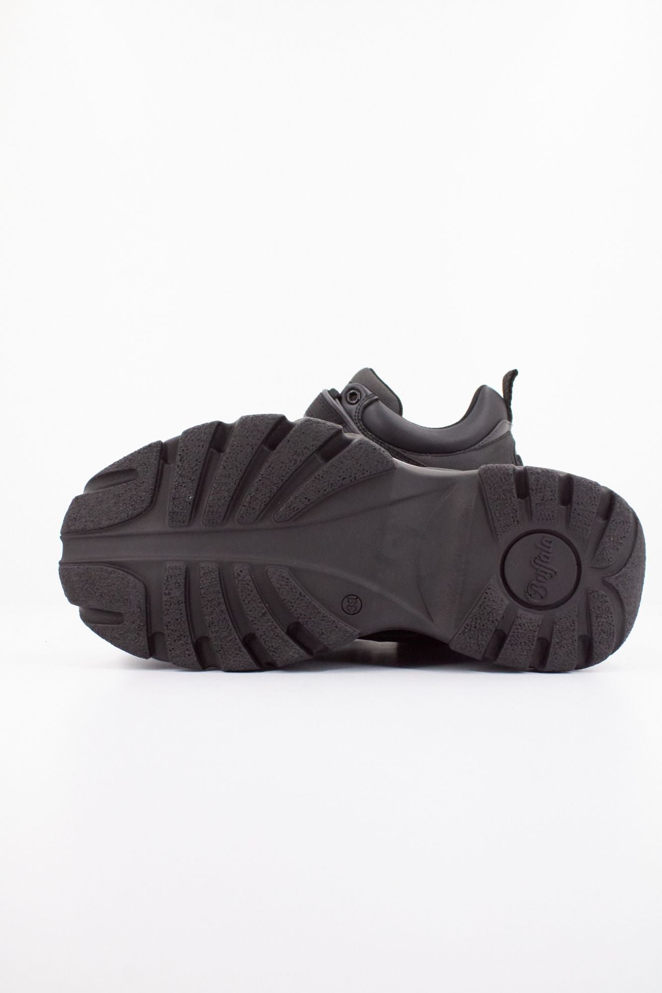 BUFFALO VEGA VEGAN PLATFORM en color NEGRO (5)