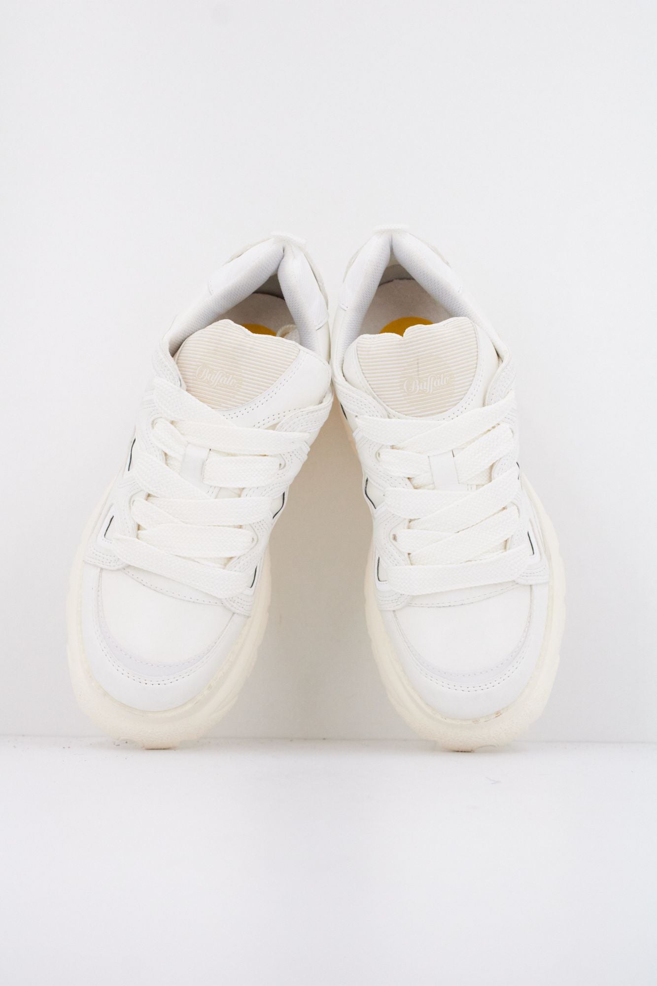 BUFFALO SK8-HI PLATFORM en color BLANCO (3)