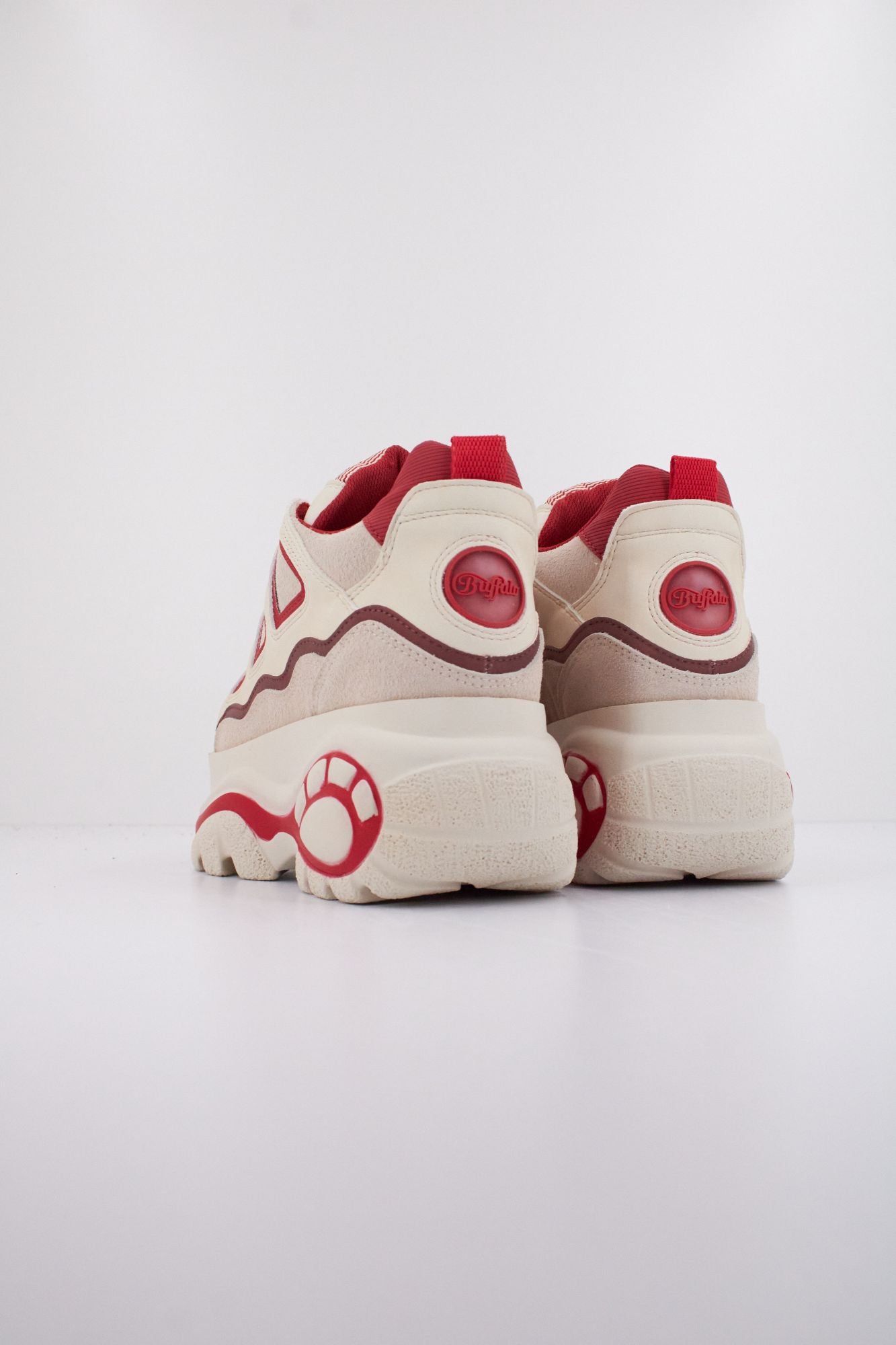 BUFFALO 1339 SK8 en color BEIS (4)