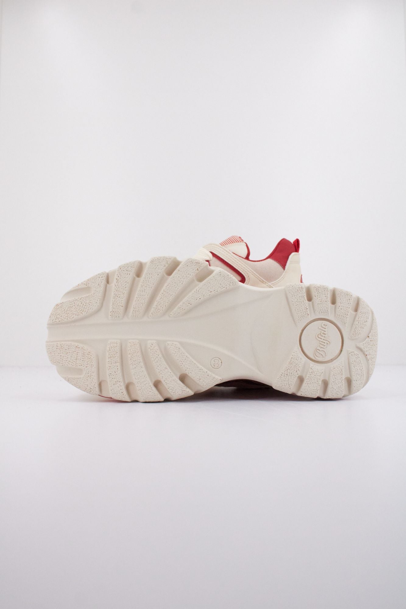 BUFFALO 1339 SK8 en color BEIS (5)