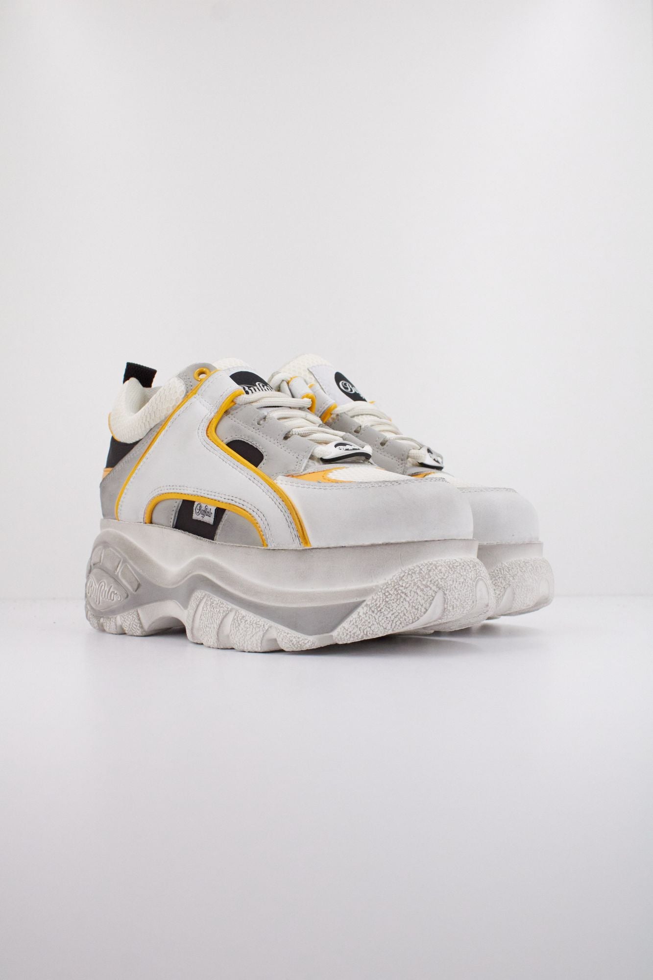 BUFFALO 1339-14 REV VNTG en color BLANCO (2)