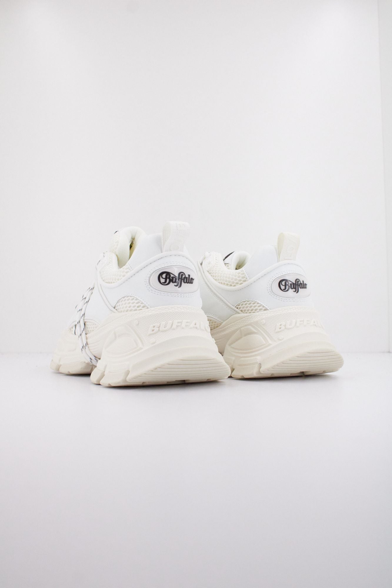 BUFFALO  SATURN LACE  en color BLANCO (4)