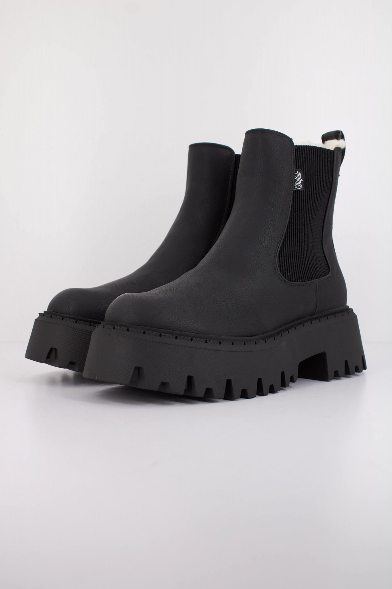 BUFFALO ASPEN CHELSEA WARM en color NEGRO (2)