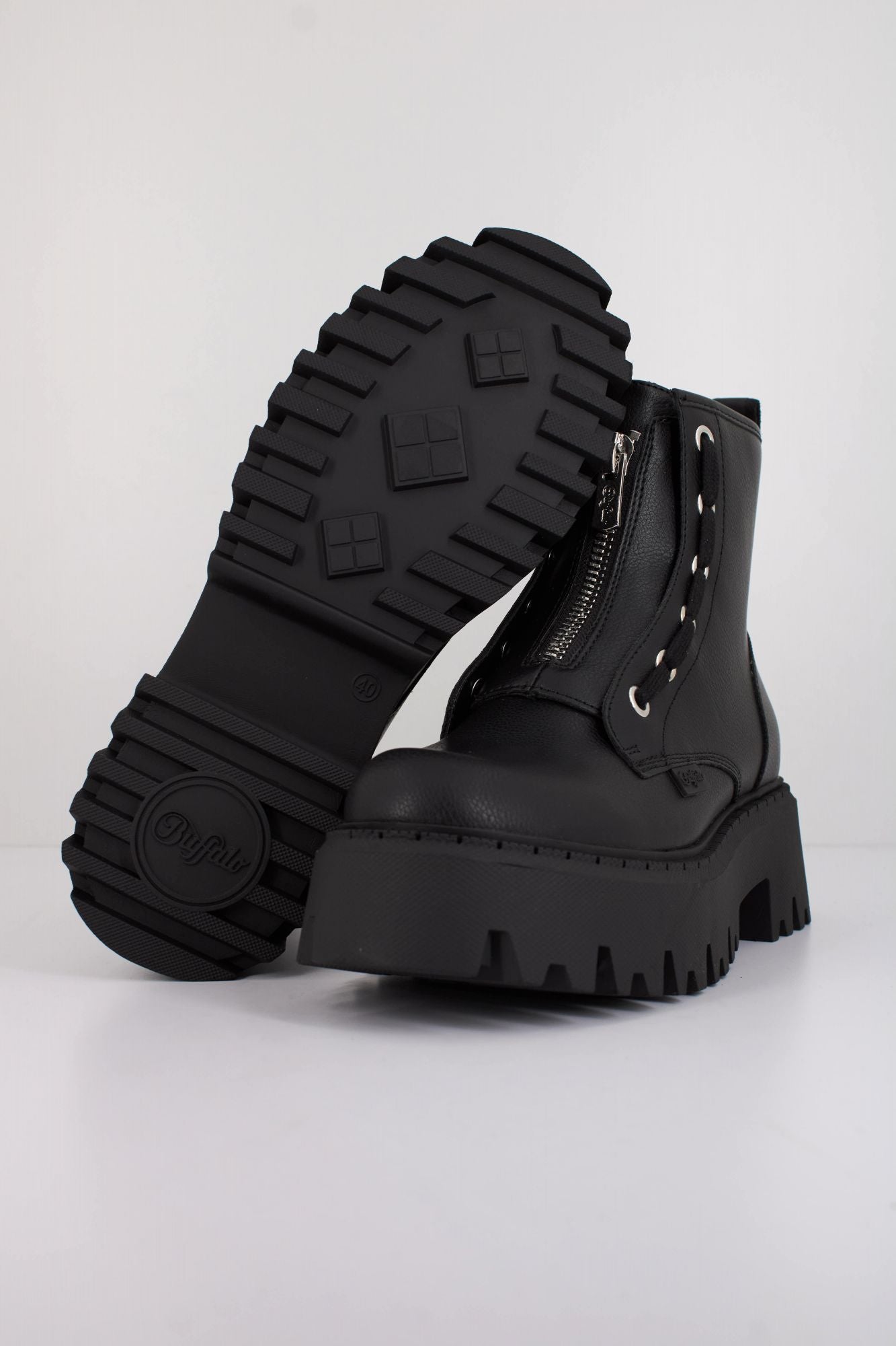 BUFFALO  ASPEN FRONT ZIP  en color NEGRO (3)