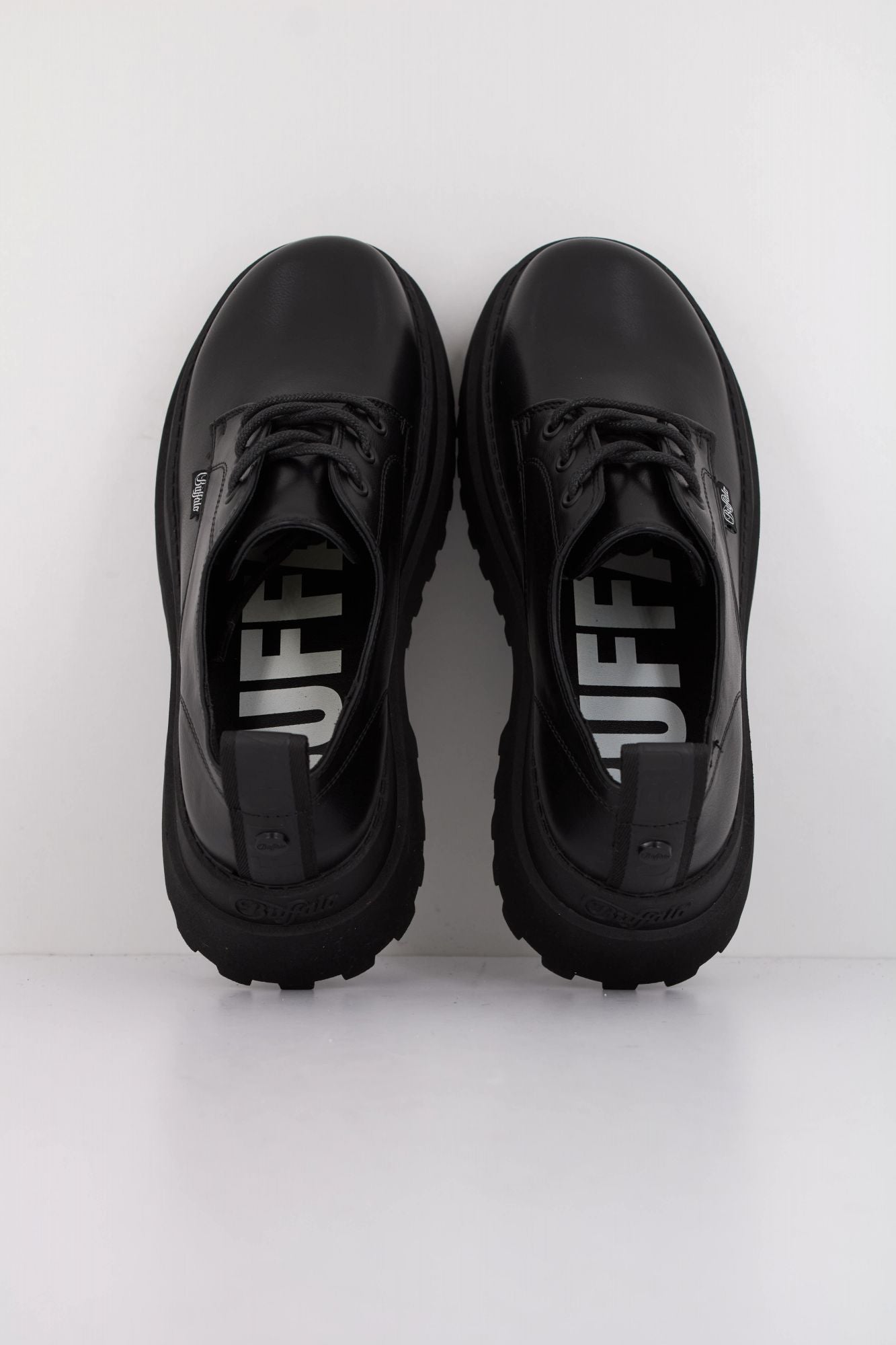 BUFFALO PLUTO LACE UP en color NEGRO (5)