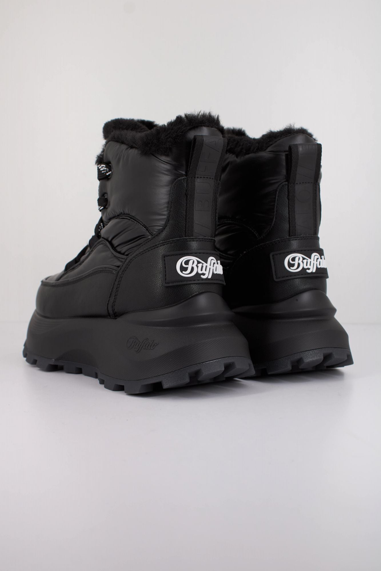 BUFFALO MANHATTEN LACE UP PUF en color NEGRO (3)