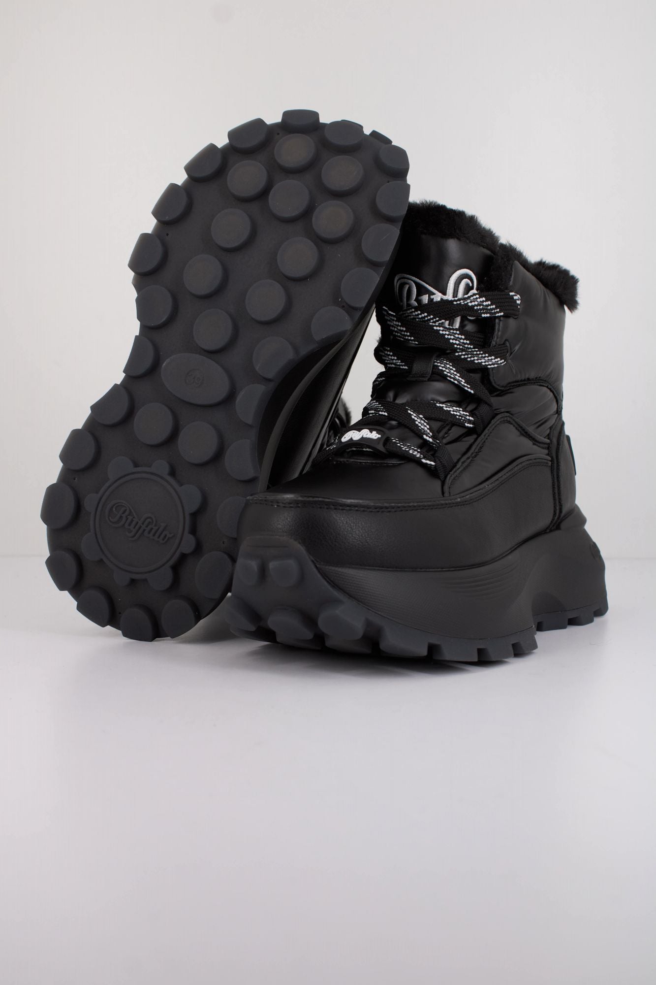BUFFALO MANHATTEN LACE UP PUF en color NEGRO (4)