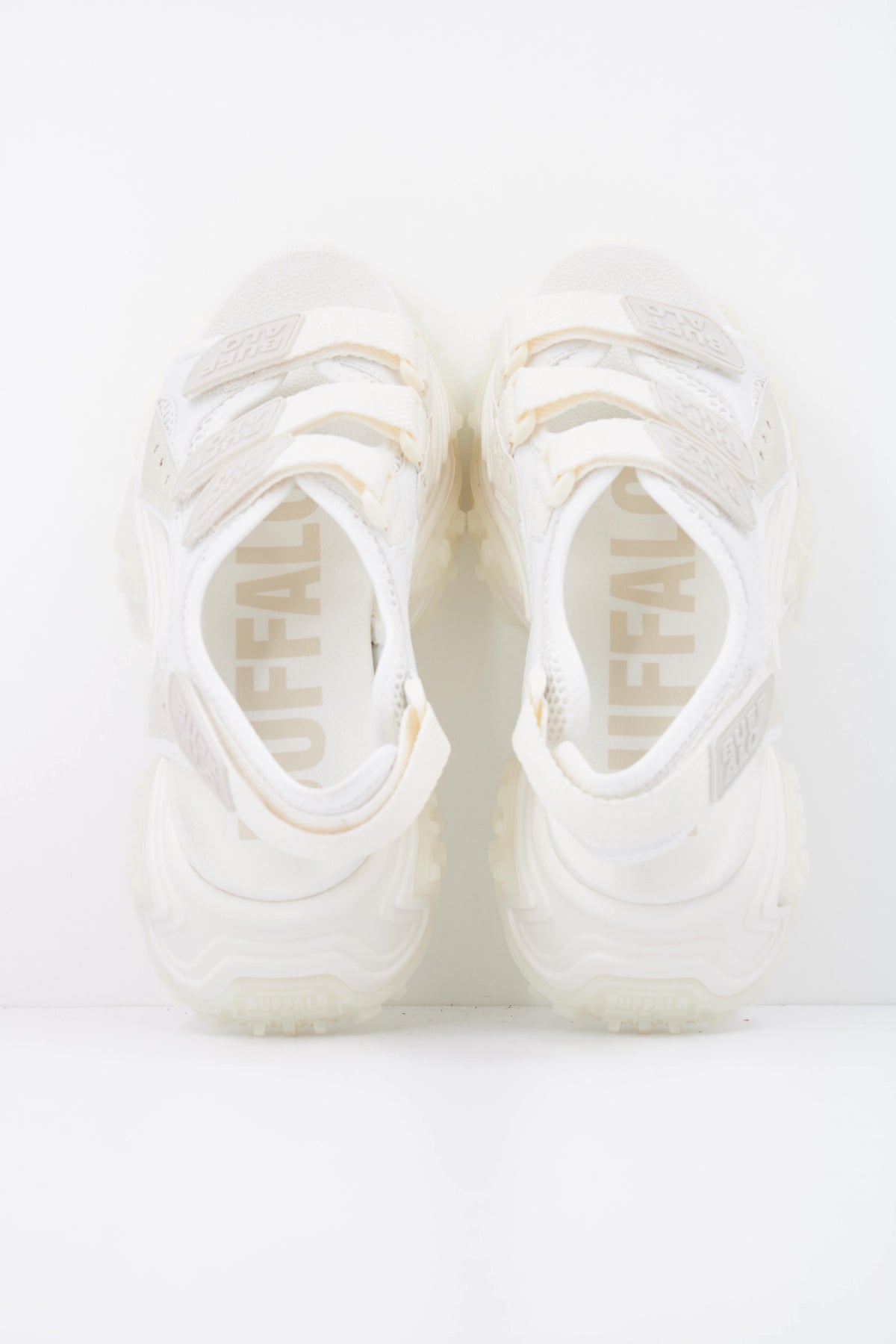 BUFFALO CERBO TRACK en color BLANCO (3)
