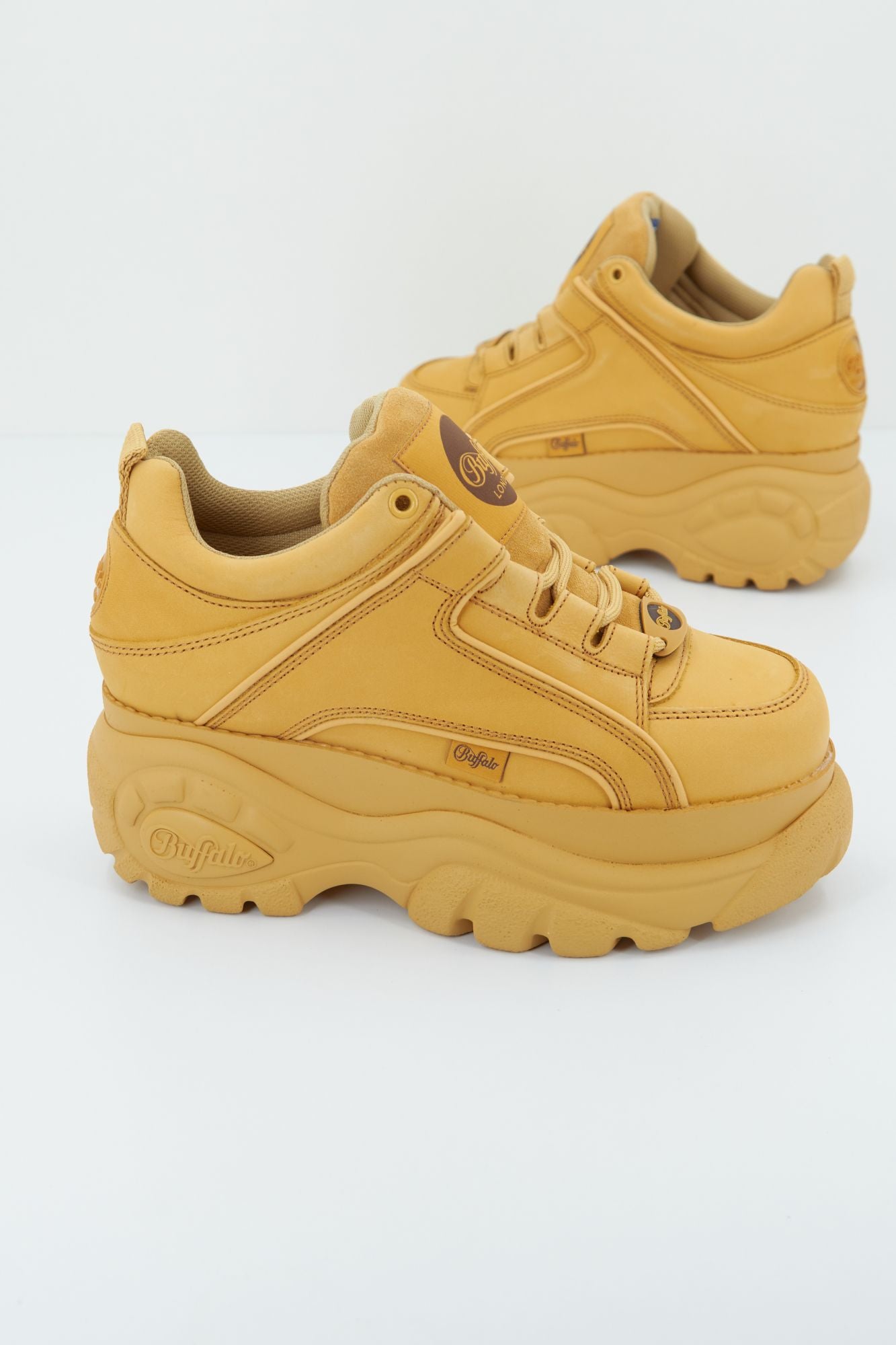 BUFFALO 1533041 en color MARRON CLARO (3)