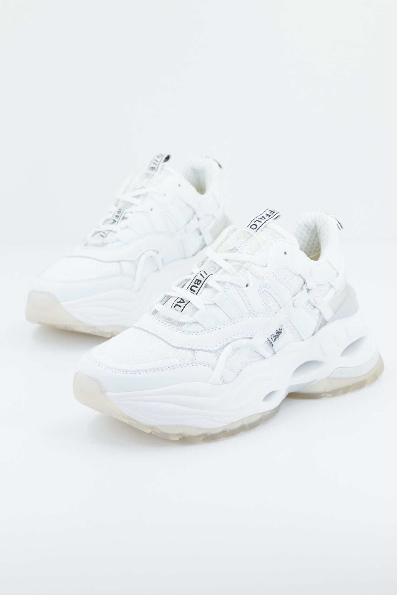 BUFFALO TRIPLET HOLLOW en color BLANCO (1)