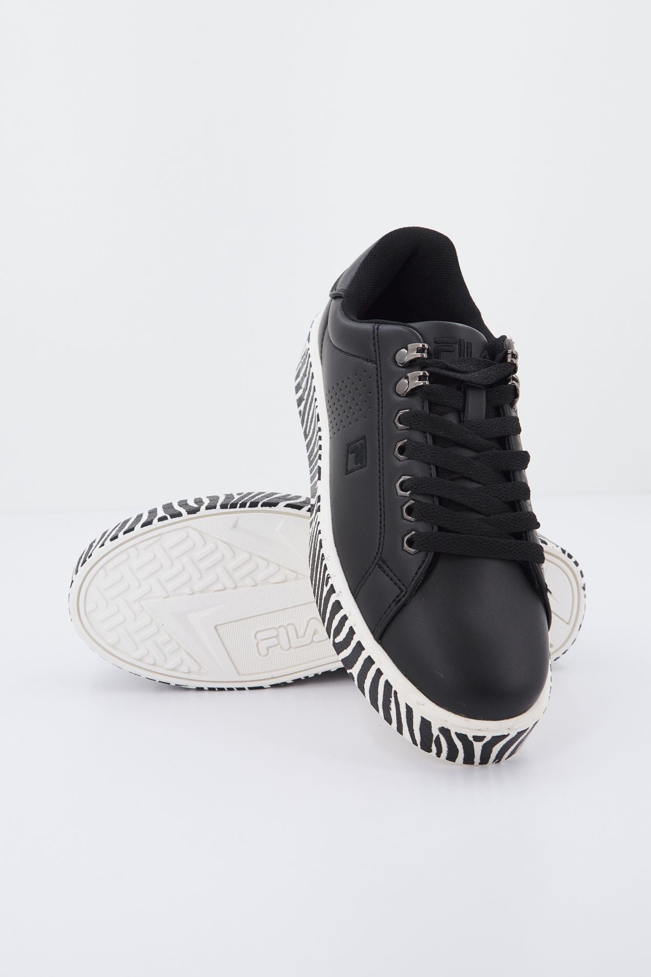 FILA CROSSCOURT ALTEZZA en color NEGRO (4)