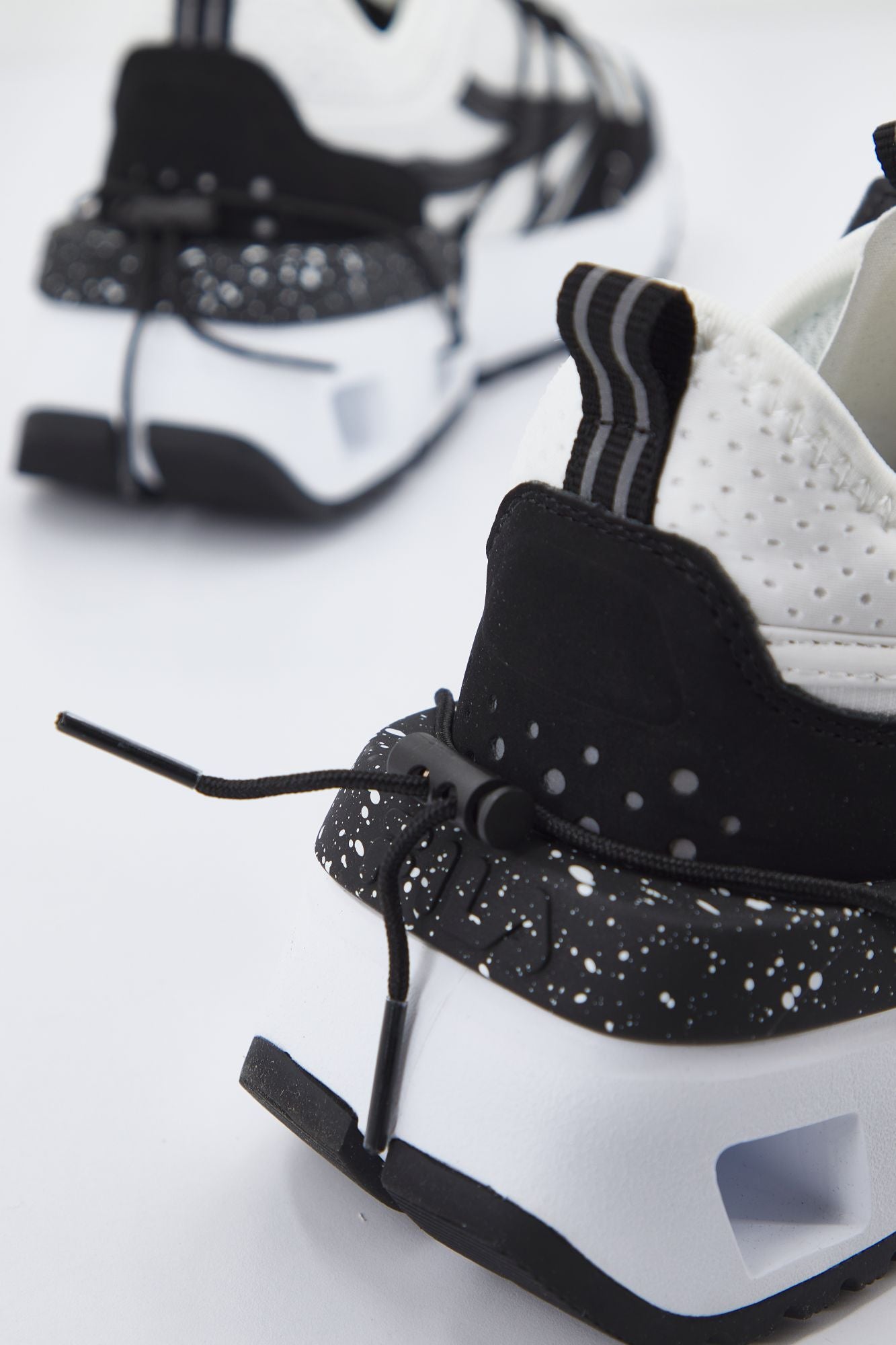 FILA UPGR8 H WMN en color BLANCO (4)