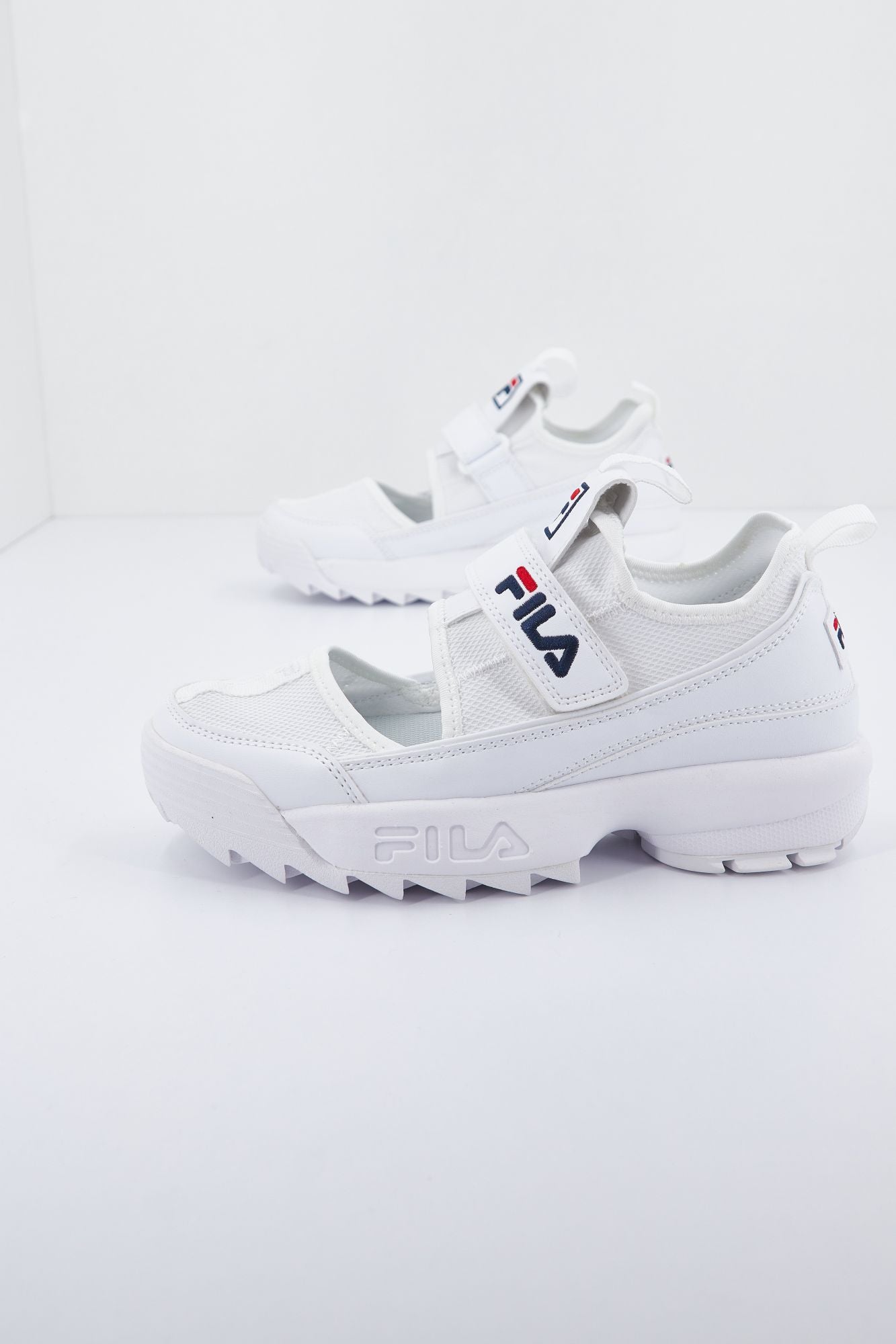 FILA DISRUPTOR en color BLANCO (2)